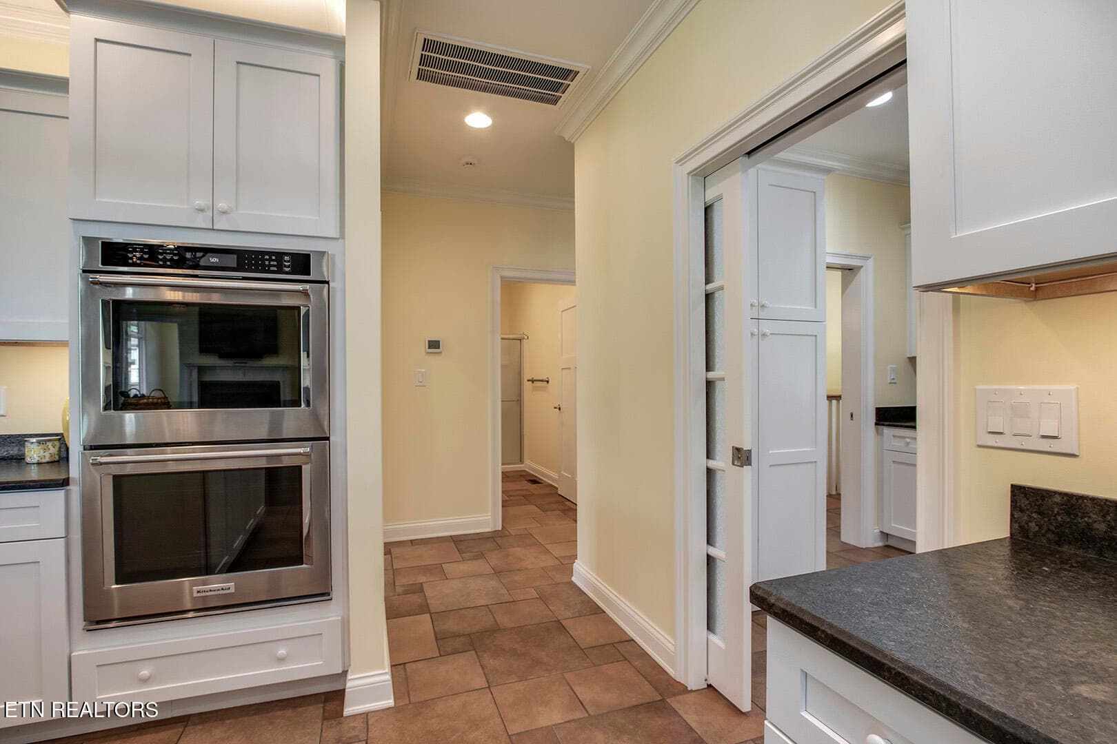 26_EmoryChurchRoad_917_GarageHallEntry - 917 Emory Church Rd, Knoxville, TN 37922