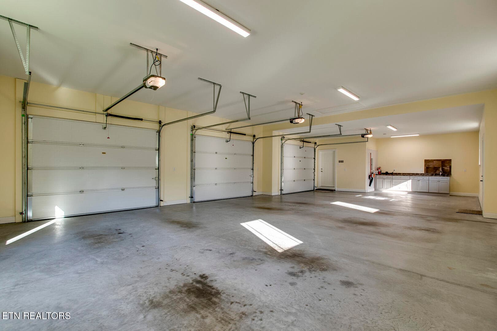 34_EmoryChurchRoad_917_Garage - 917 Emory Church Rd, Knoxville, TN 37922
