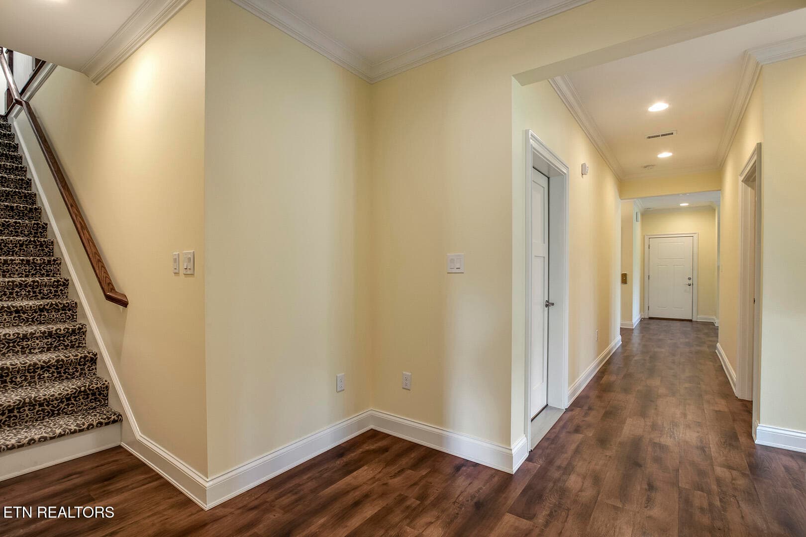 36_EmoryChurchRoad_917_StairsUp-LowerHal - 917 Emory Church Rd, Knoxville, TN 37922