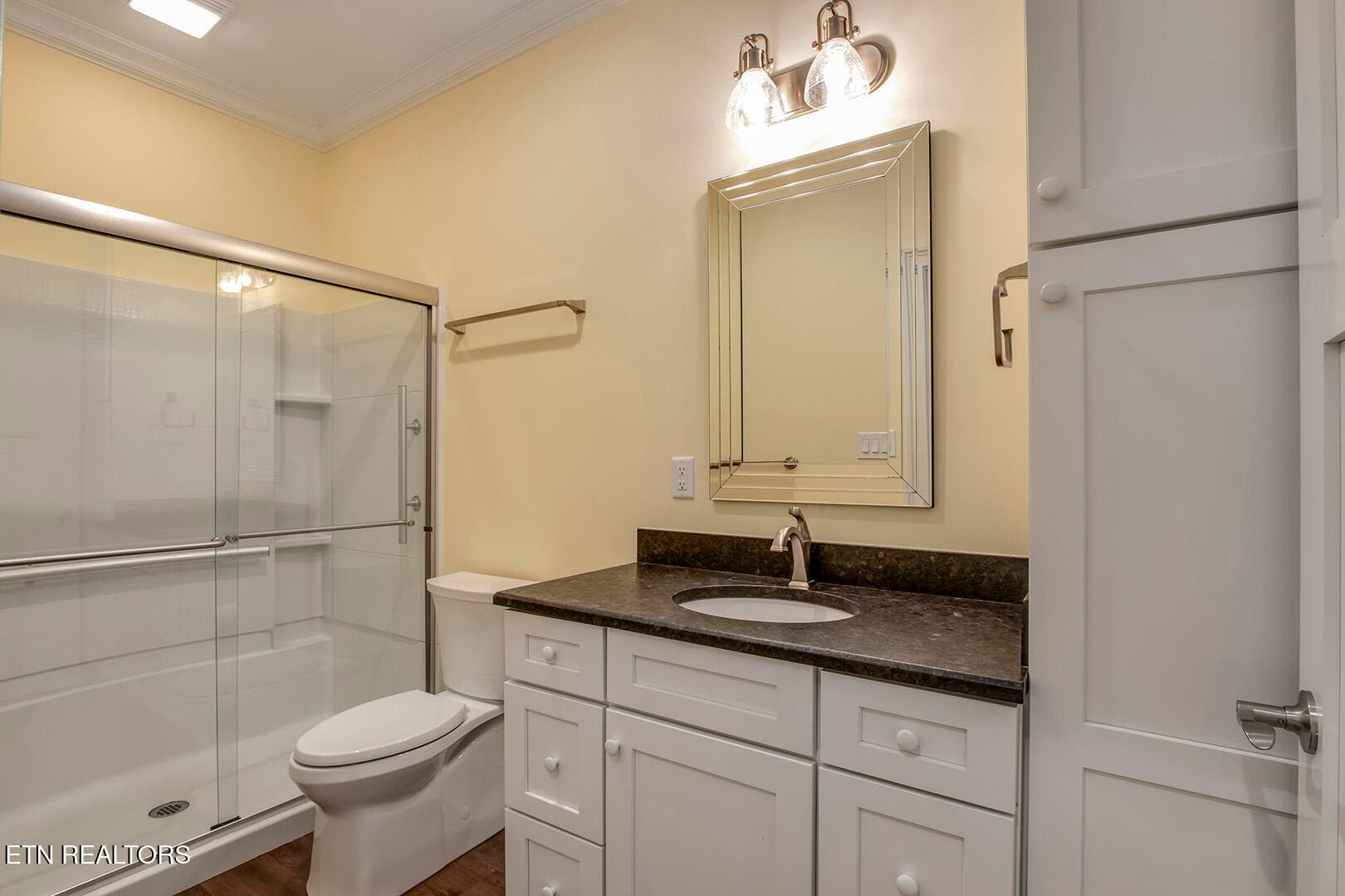 40_EmoryChurchRoad_917_GuestBath3 - 917 Emory Church Rd, Knoxville, TN 37922
