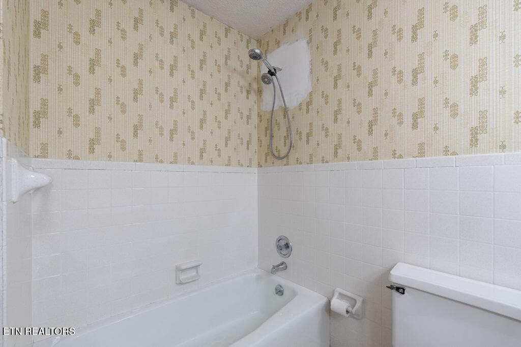 Bathroom 2 - 4309 Hicken Rd, Knoxville, TN 37938