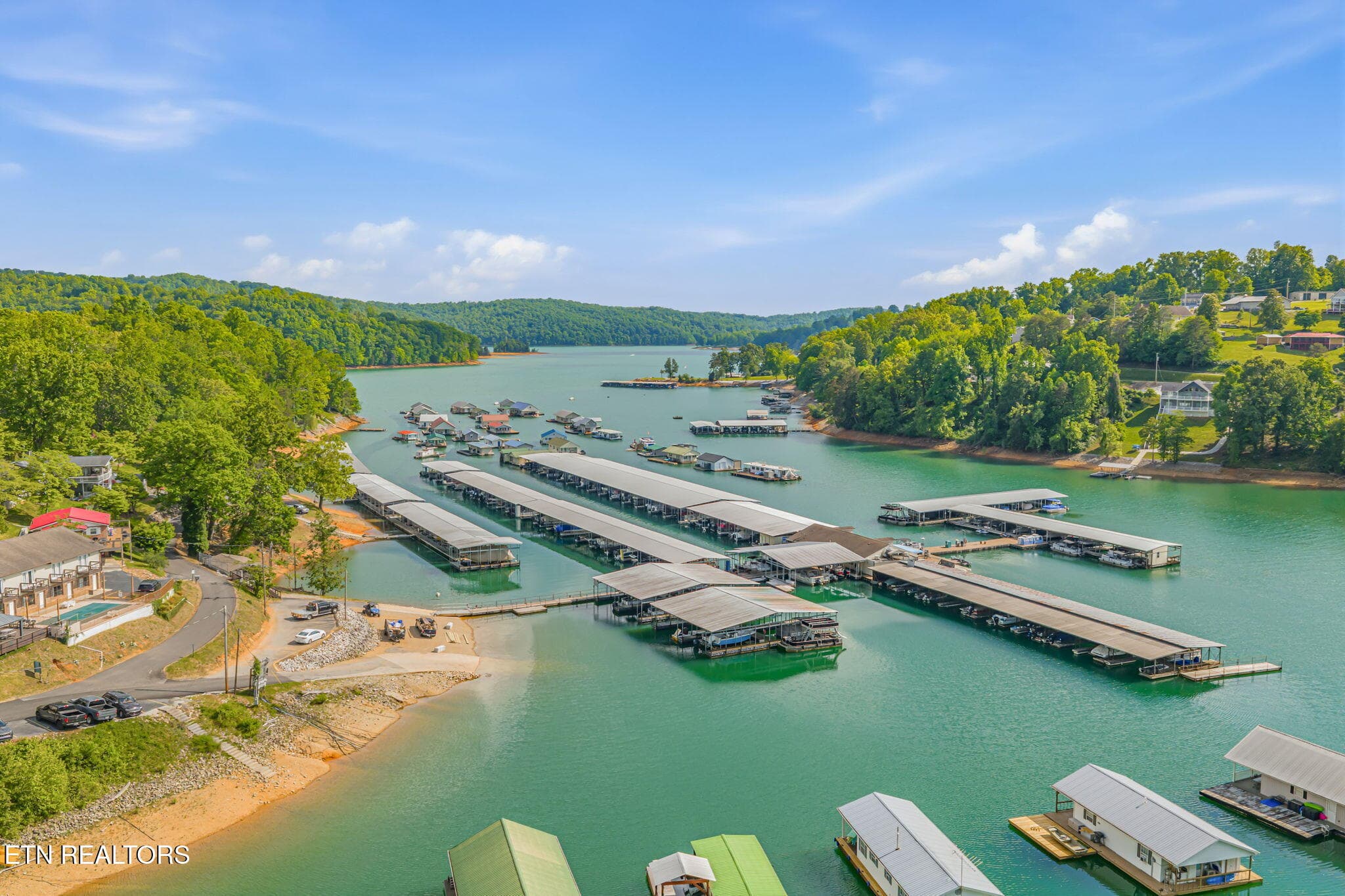 MARINA AT THE FOOT OF KINGSLAND ESTATES - 195 Kennedys Lp, LaFollette, TN 37766