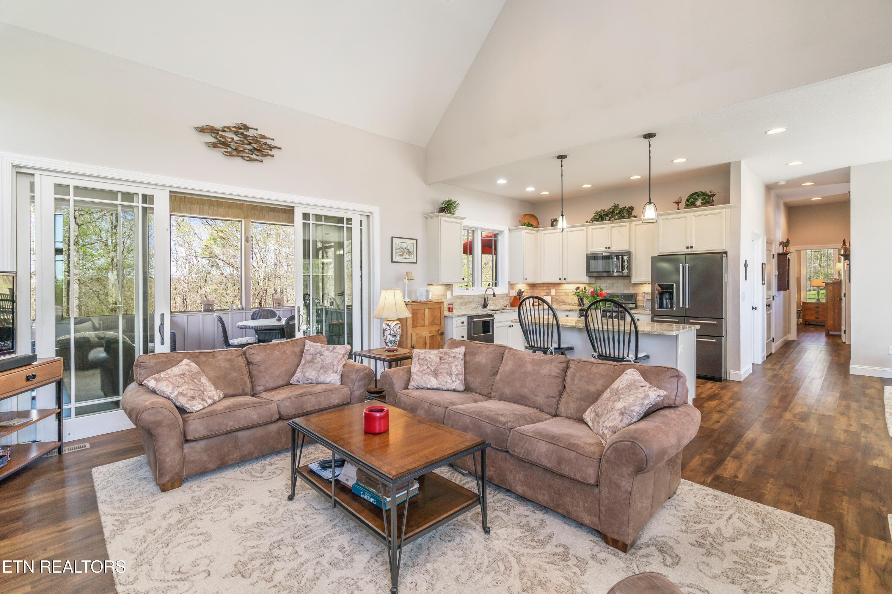 CATHEDERAL CEILINGS - 195 Kennedys Lp, LaFollette, TN 37766