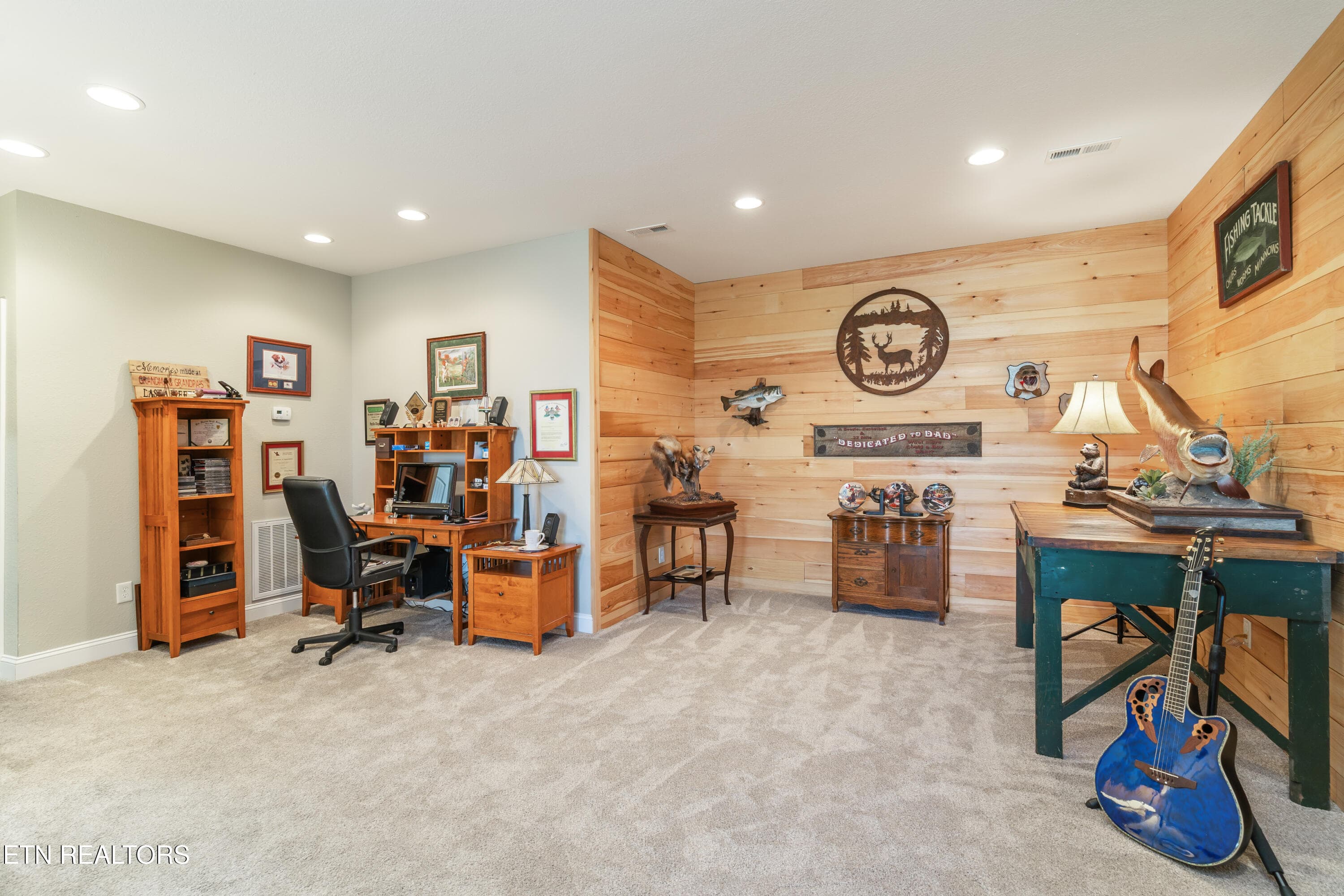 BEAUTIFUL CUSTOM WOODWORKING - 195 Kennedys Lp, LaFollette, TN 37766