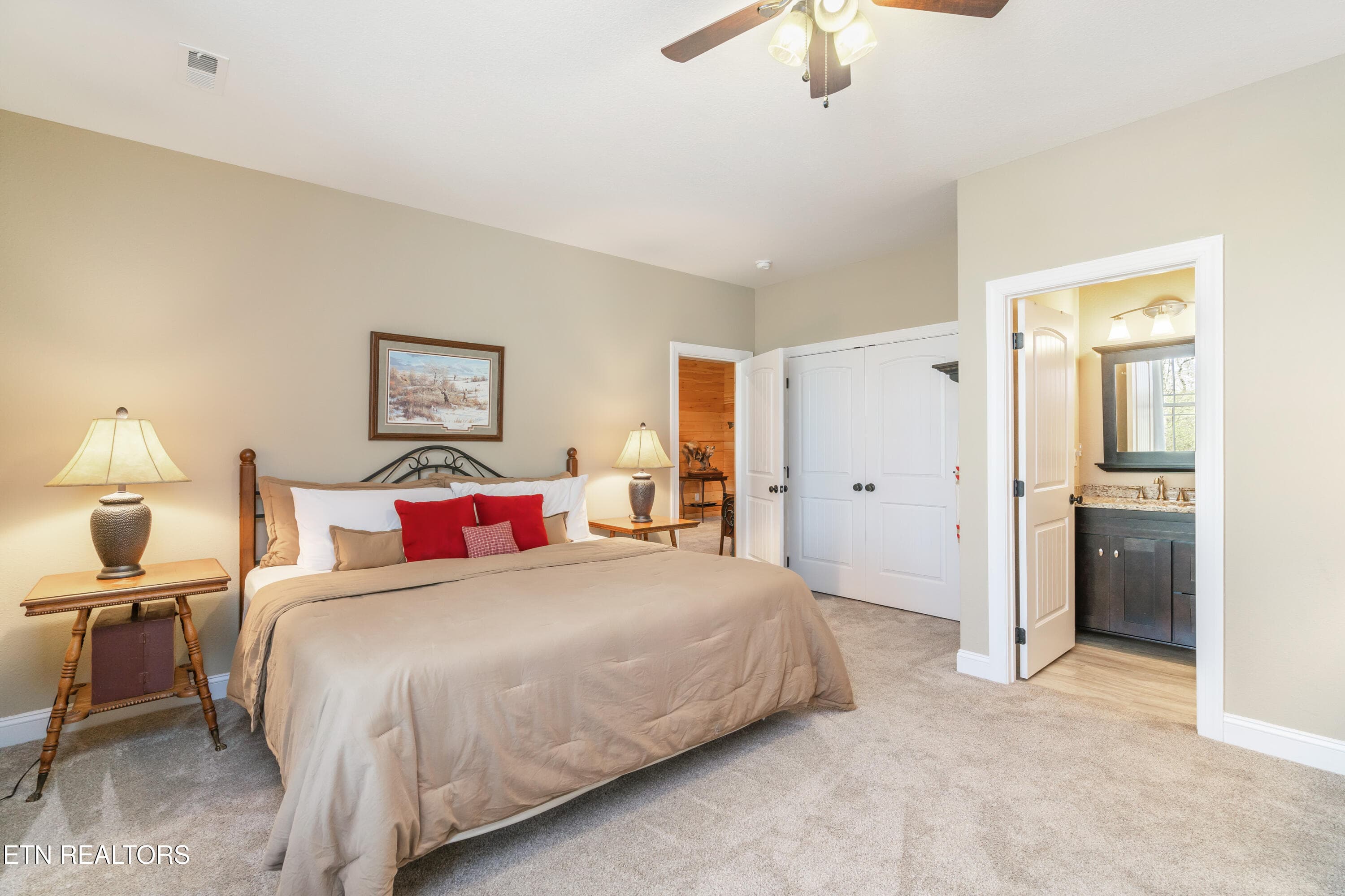 GUEST SUITE-PRIVATE - 195 Kennedys Lp, LaFollette, TN 37766