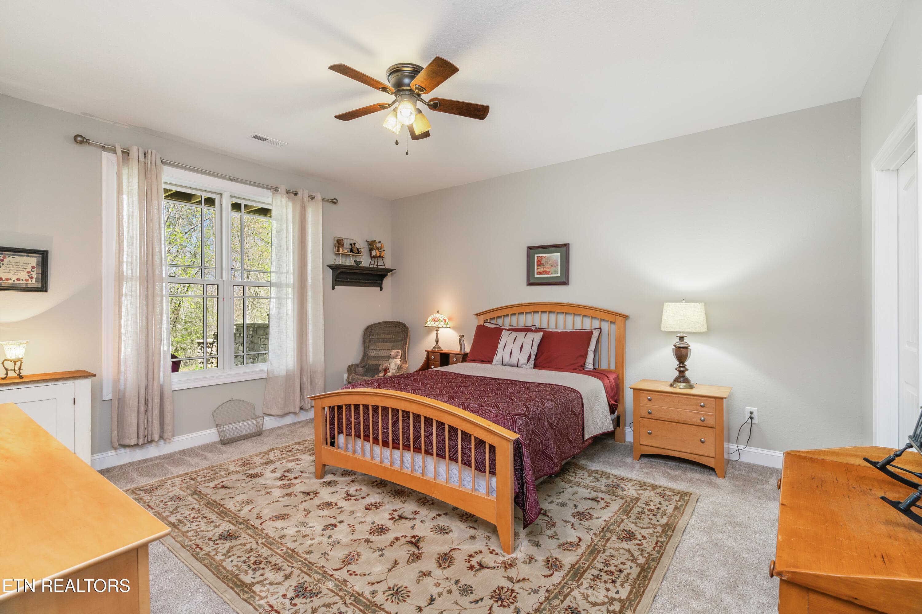 BEDROOM 3 PRIVATE SUITE - 195 Kennedys Lp, LaFollette, TN 37766