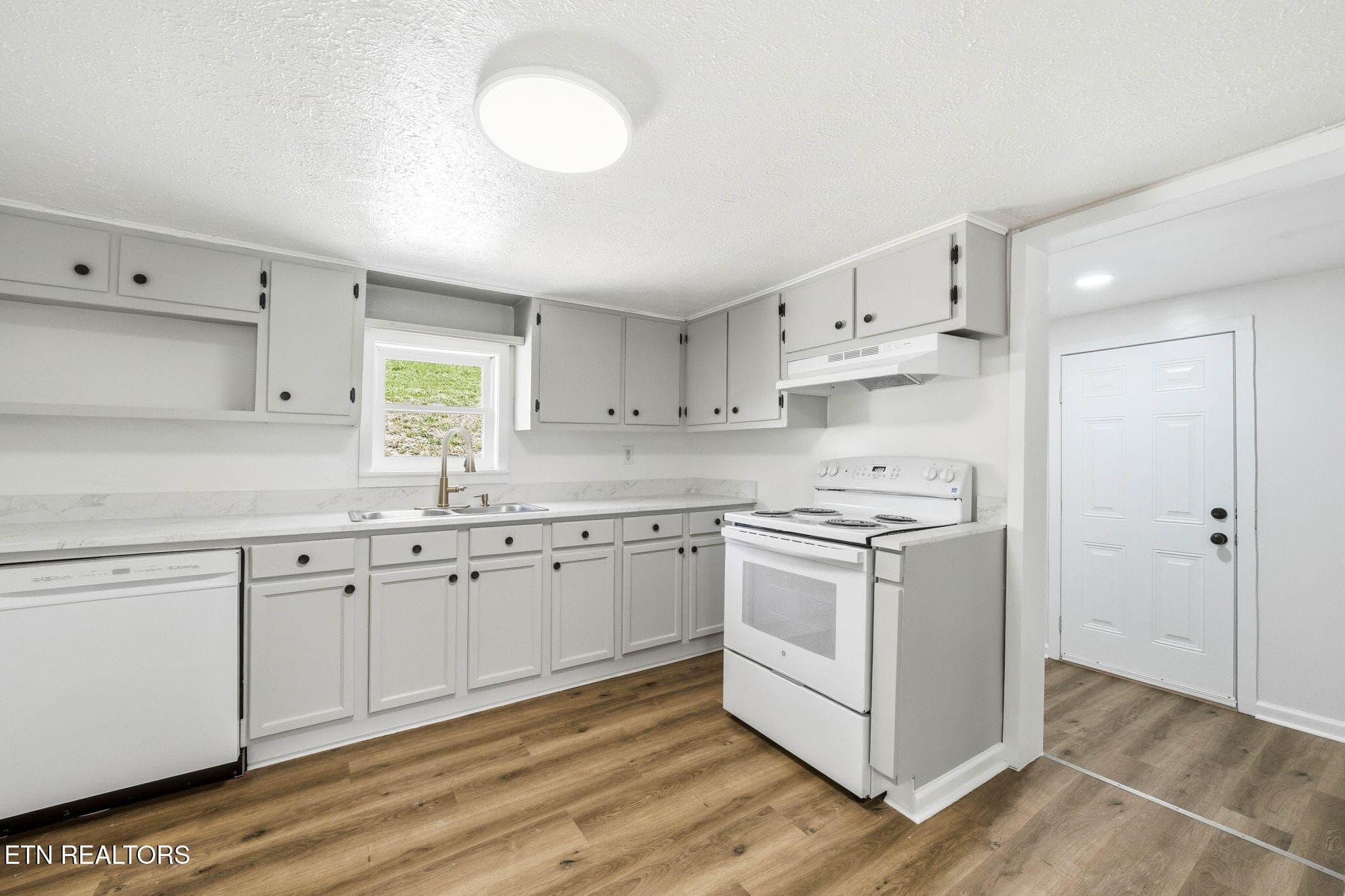 2-web-or-mls-933 Hubert Taylor Rd-10 - 933 Hubert Taylor Rd, Mountain City, TN 37683
