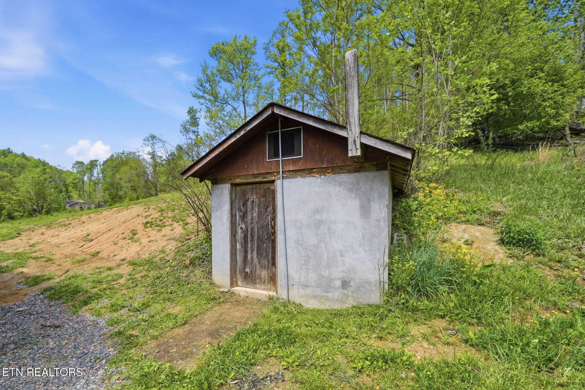 21-web-or-mls-933 Hubert Taylor Rd-28 - 933 Hubert Taylor Rd, Mountain City, TN 37683