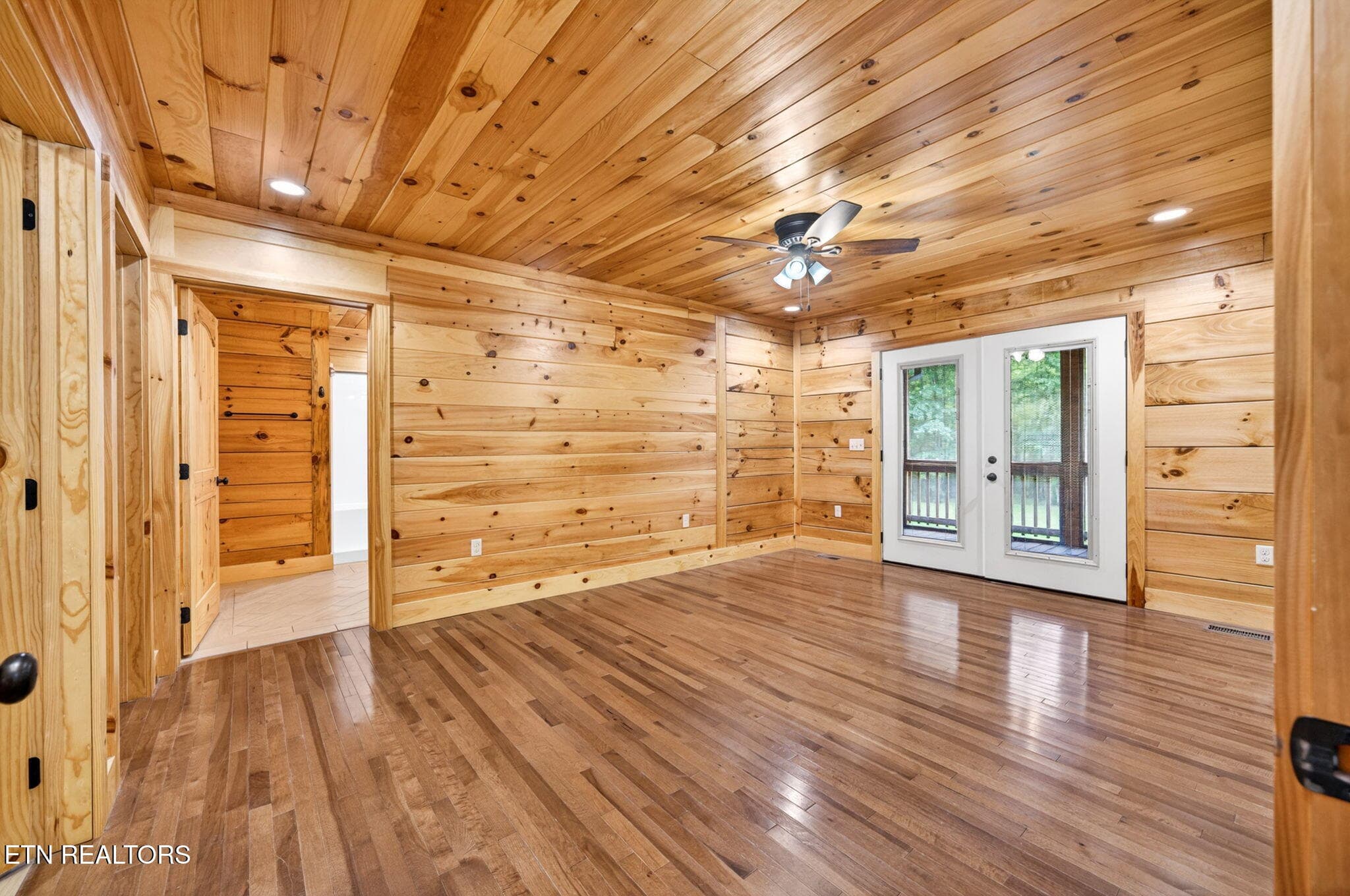 42-web-or-mls-704 White Oak Rd_201_TNPC - 704 White Oak Rd, Monterey, TN 38574, Monterey
