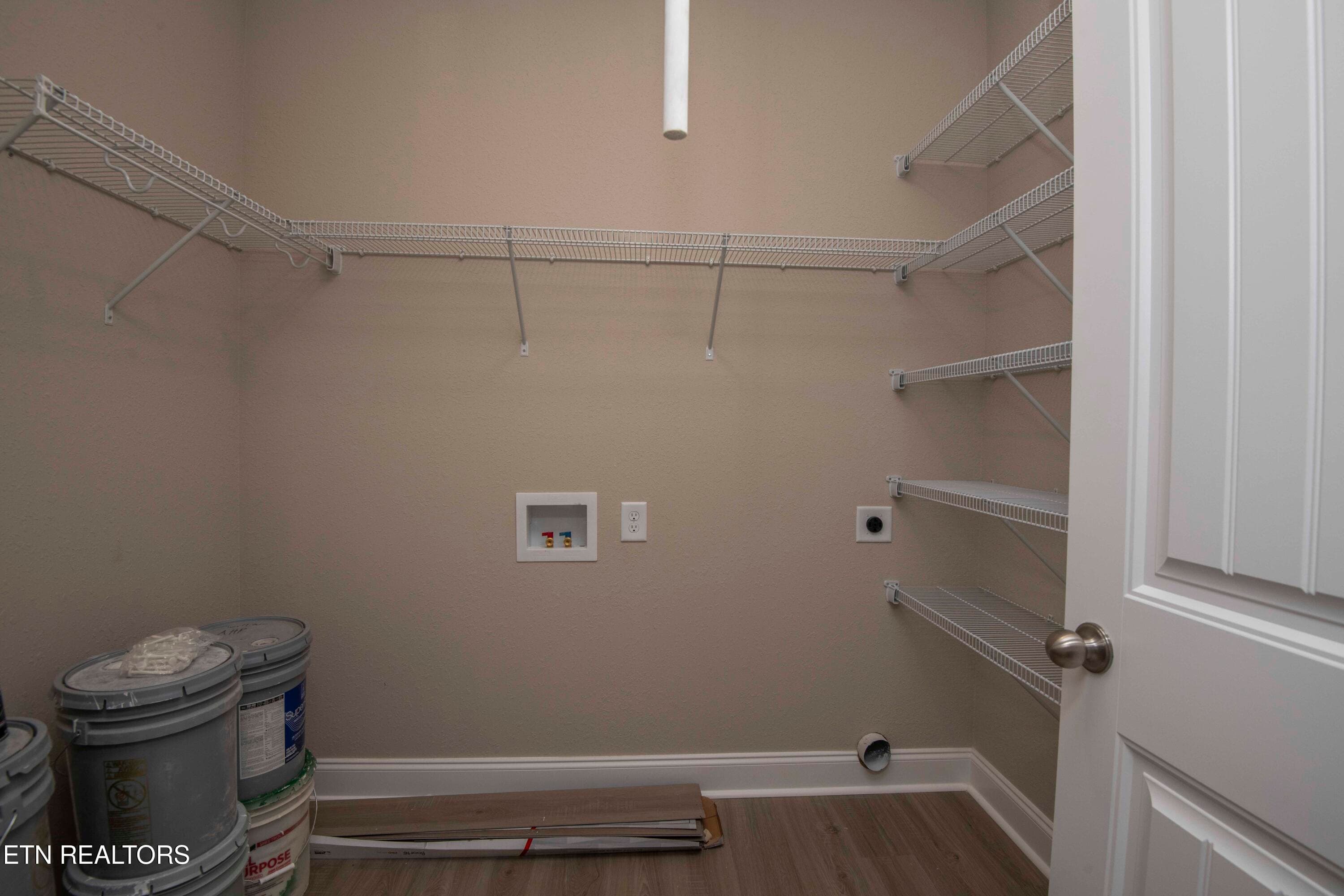 laundry_1 - 2609 Mountain Blvd, Sevierville, TN 37876