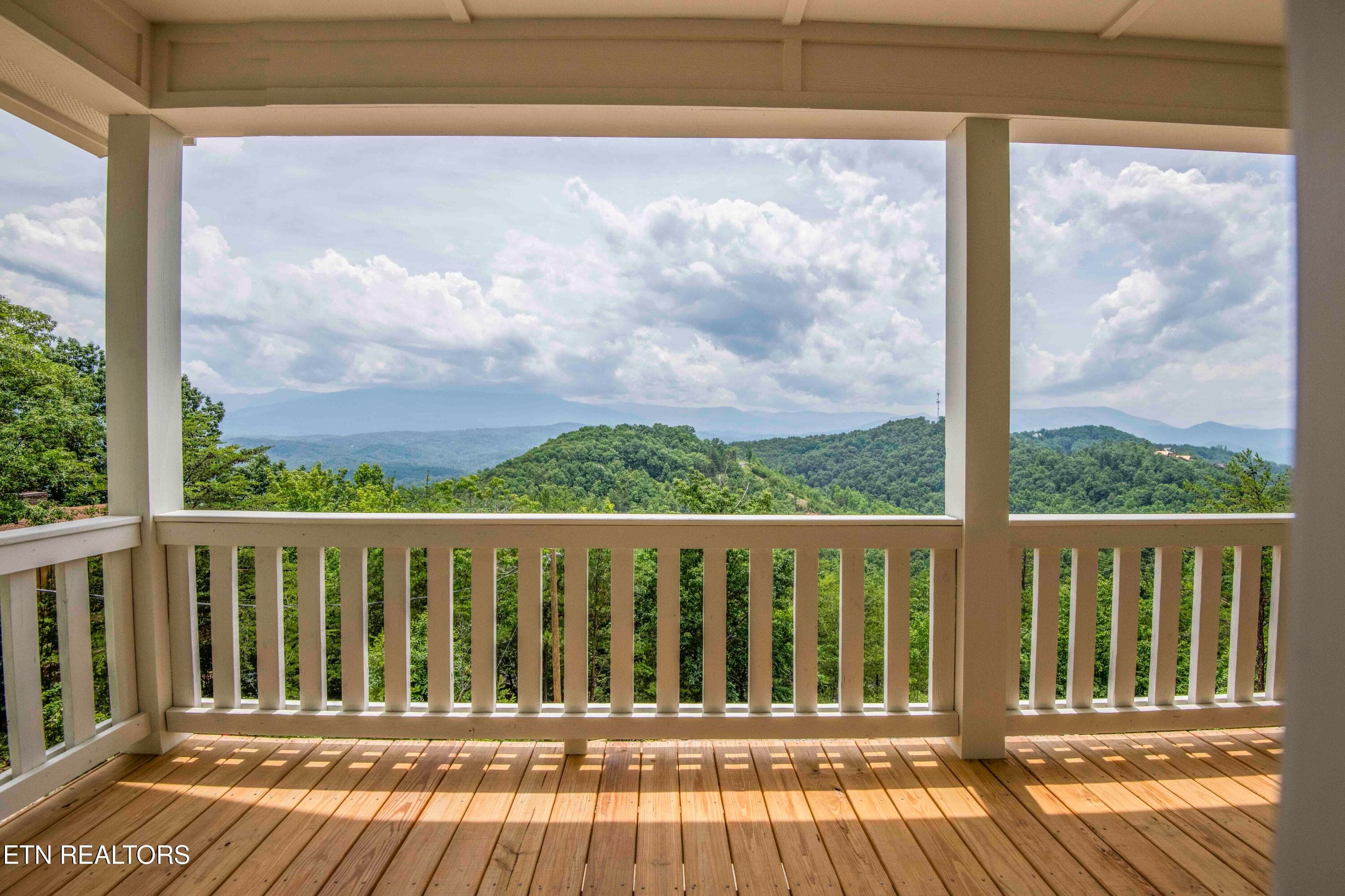 deck 2_1 - 2609 Mountain Blvd, Sevierville, TN 37876