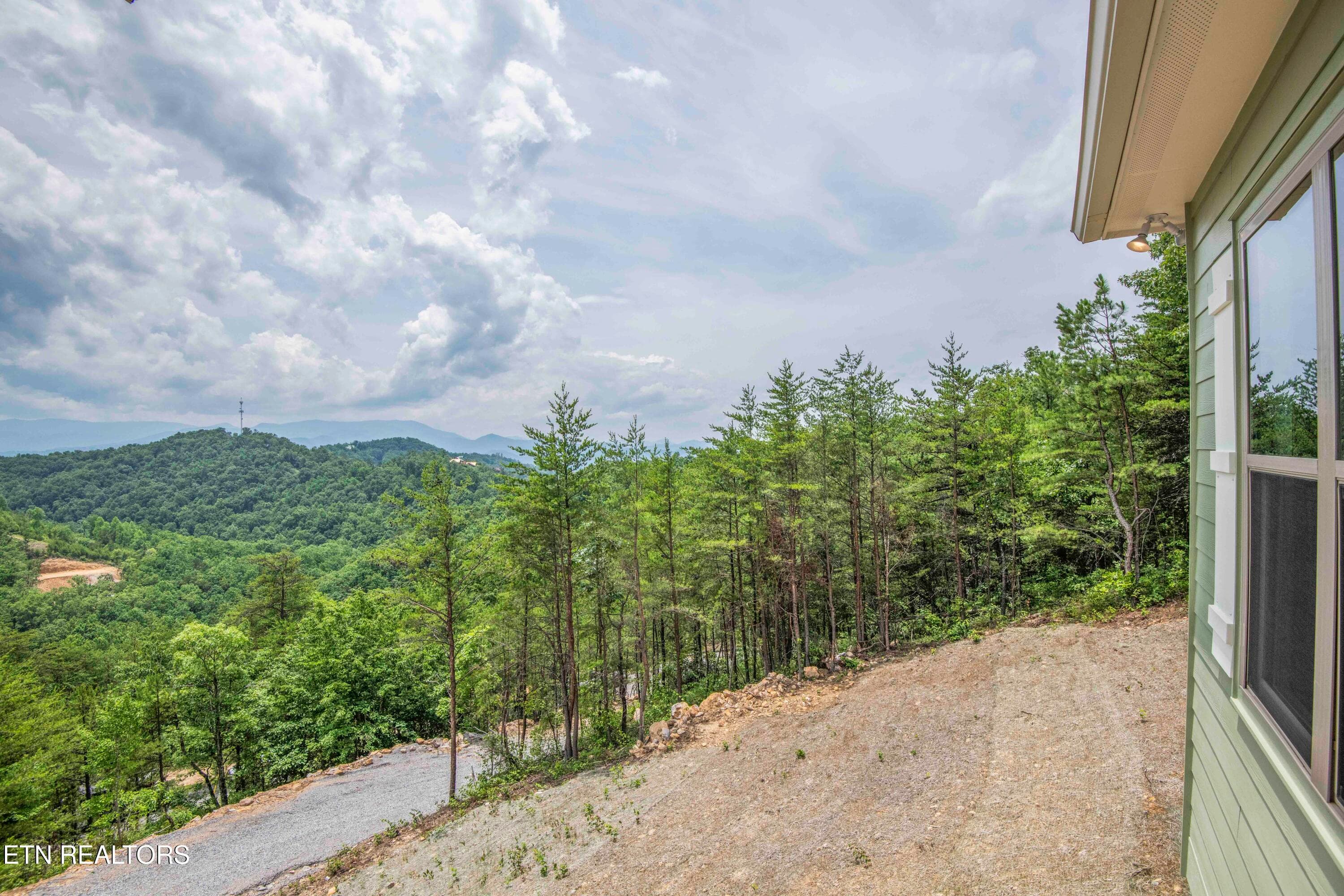 view 2_1 - 2609 Mountain Blvd, Sevierville, TN 37876