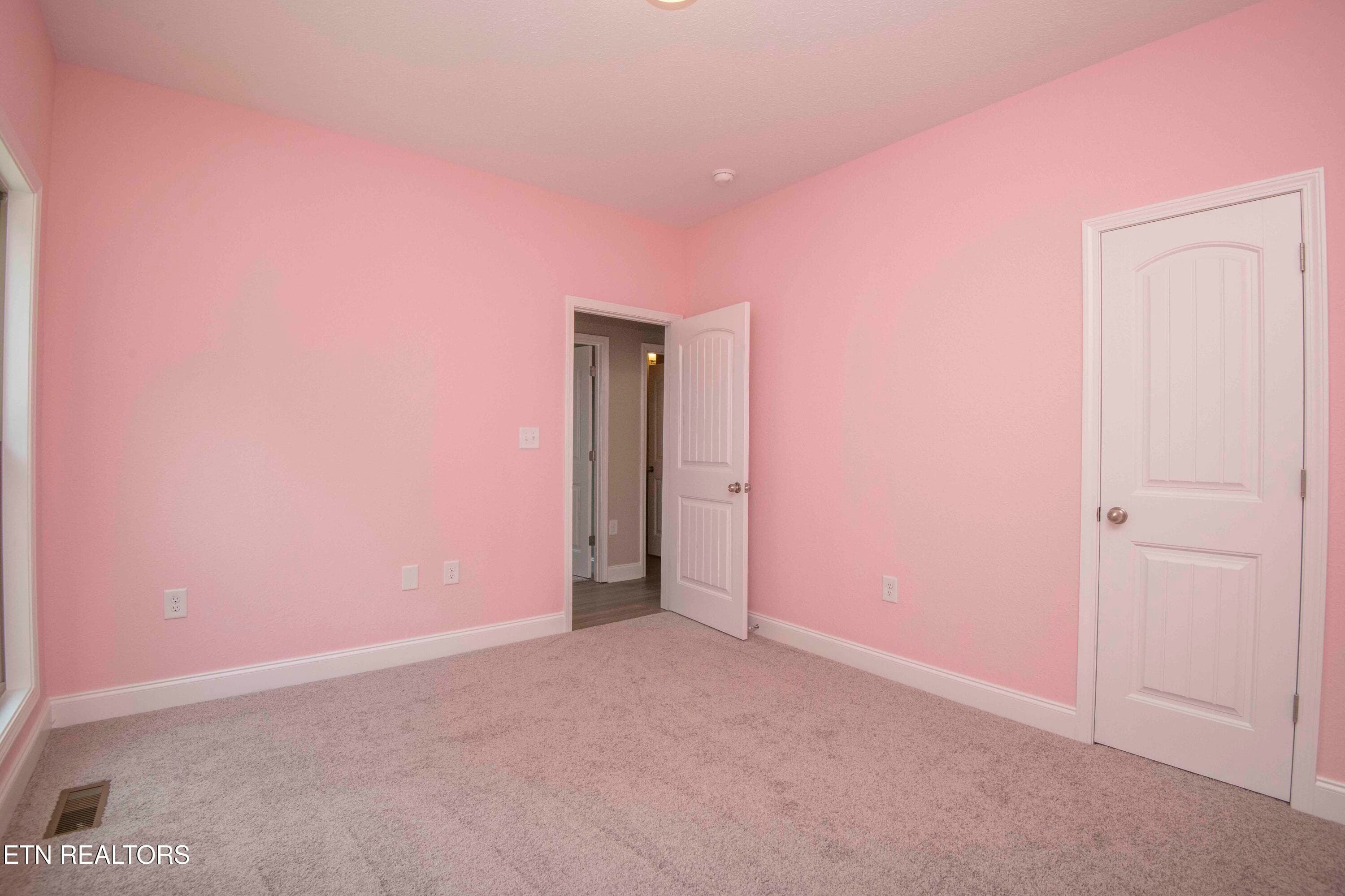 third bed 1_1 - 2609 Mountain Blvd, Sevierville, TN 37876