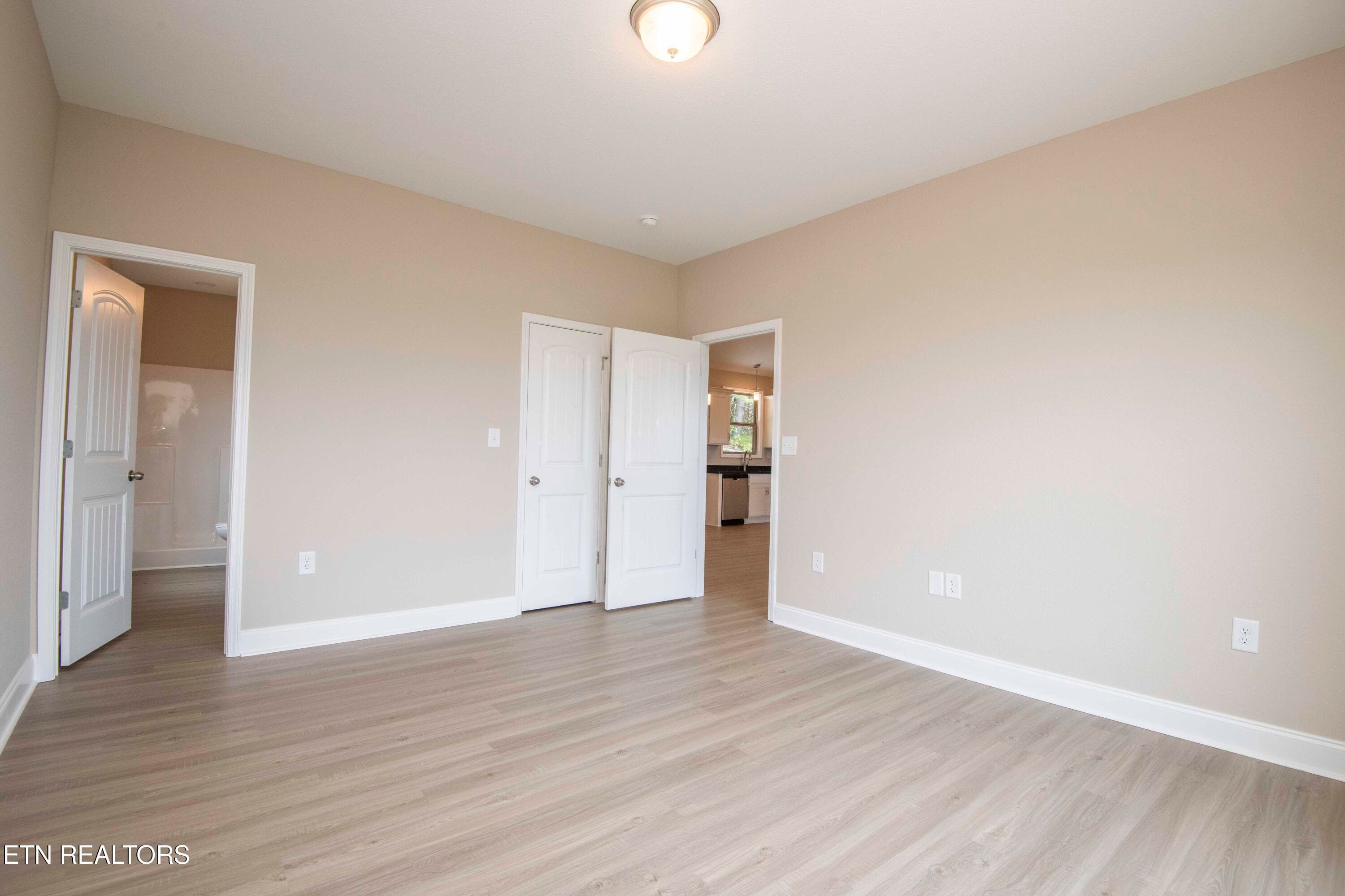 master bed 1_1 - 2609 Mountain Blvd, Sevierville, TN 37876