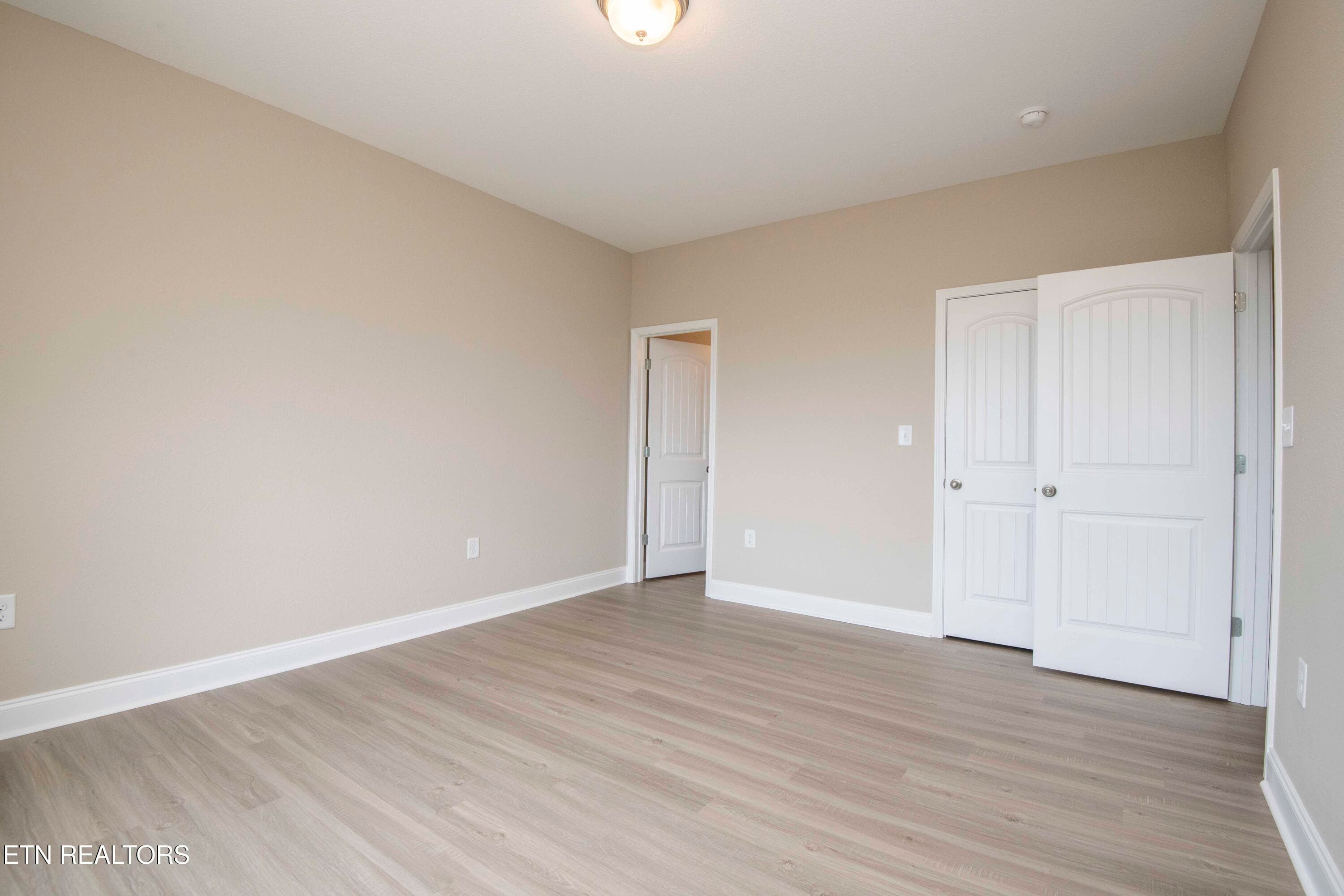 master bed 3_1 - 2609 Mountain Blvd, Sevierville, TN 37876