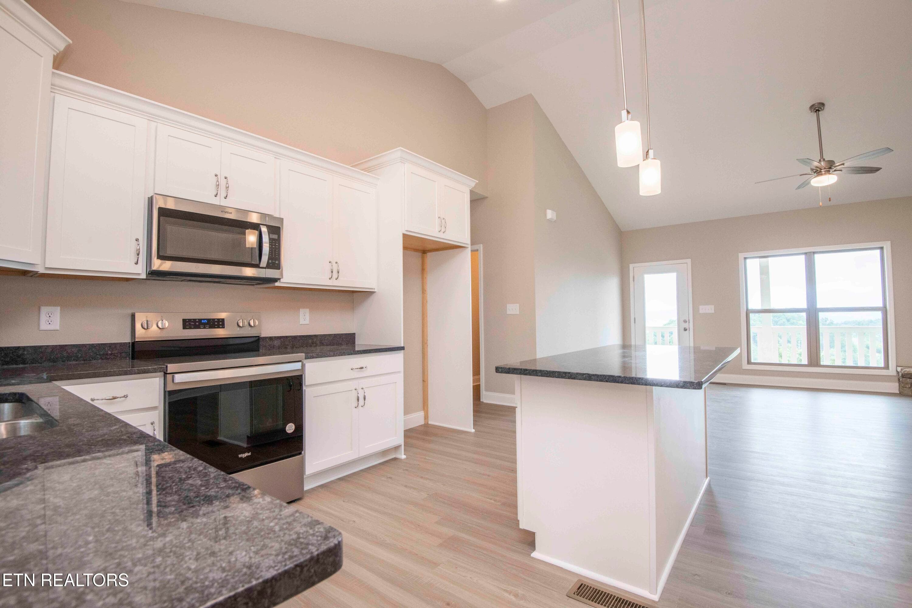 kitchen 3_1 - 2609 Mountain Blvd, Sevierville, TN 37876