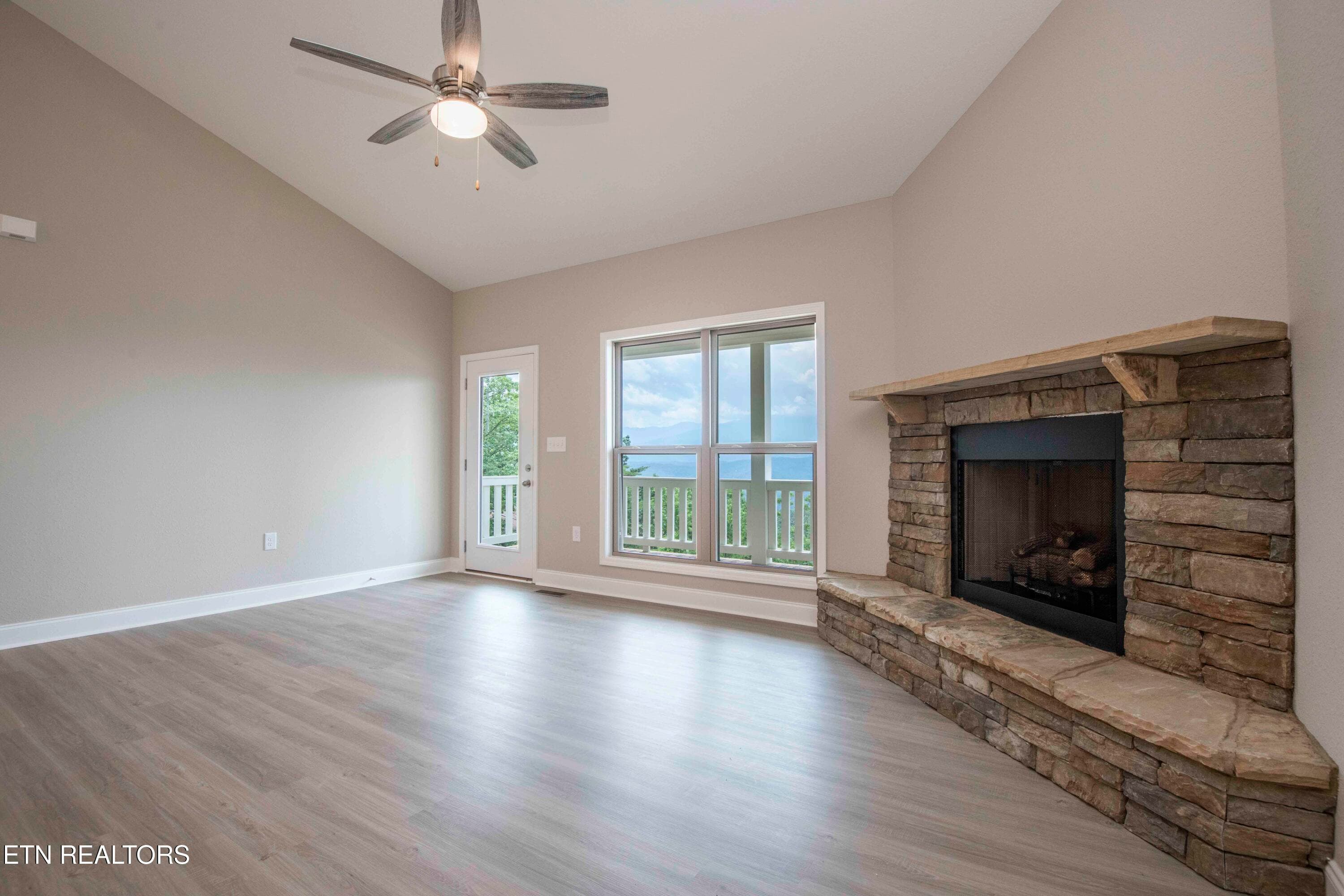living 5_1 - 2609 Mountain Blvd, Sevierville, TN 37876