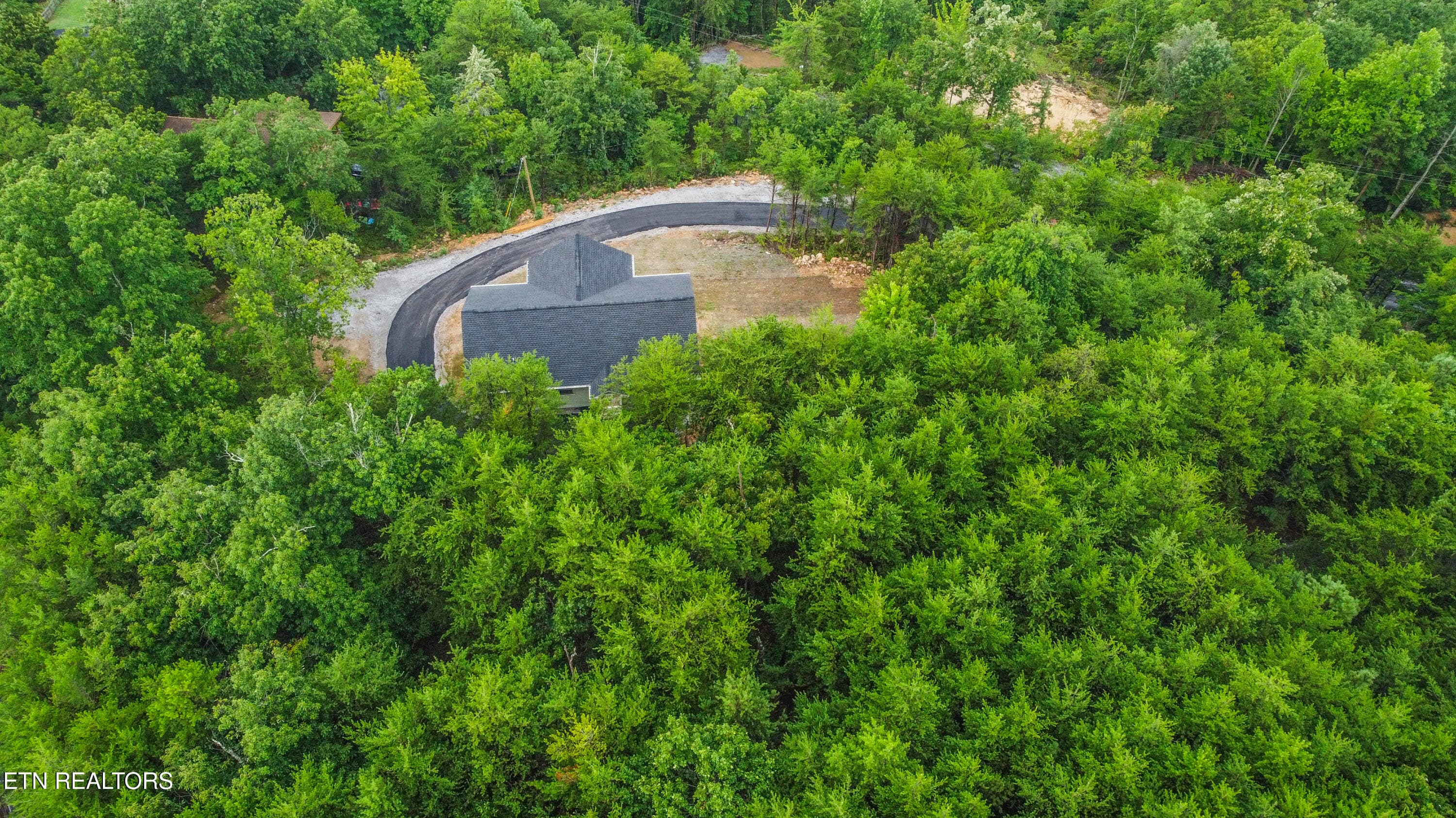 new 3_1 - 2609 Mountain Blvd, Sevierville, TN 37876