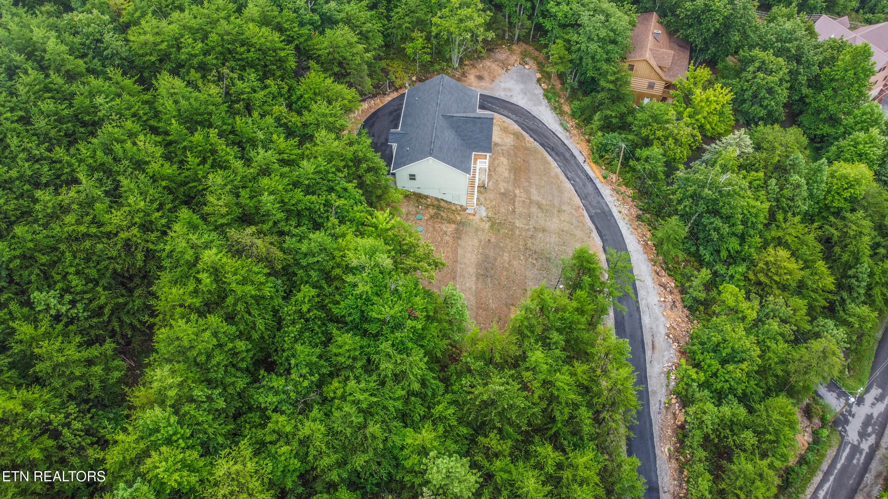 new 5_1 - 2609 Mountain Blvd, Sevierville, TN 37876