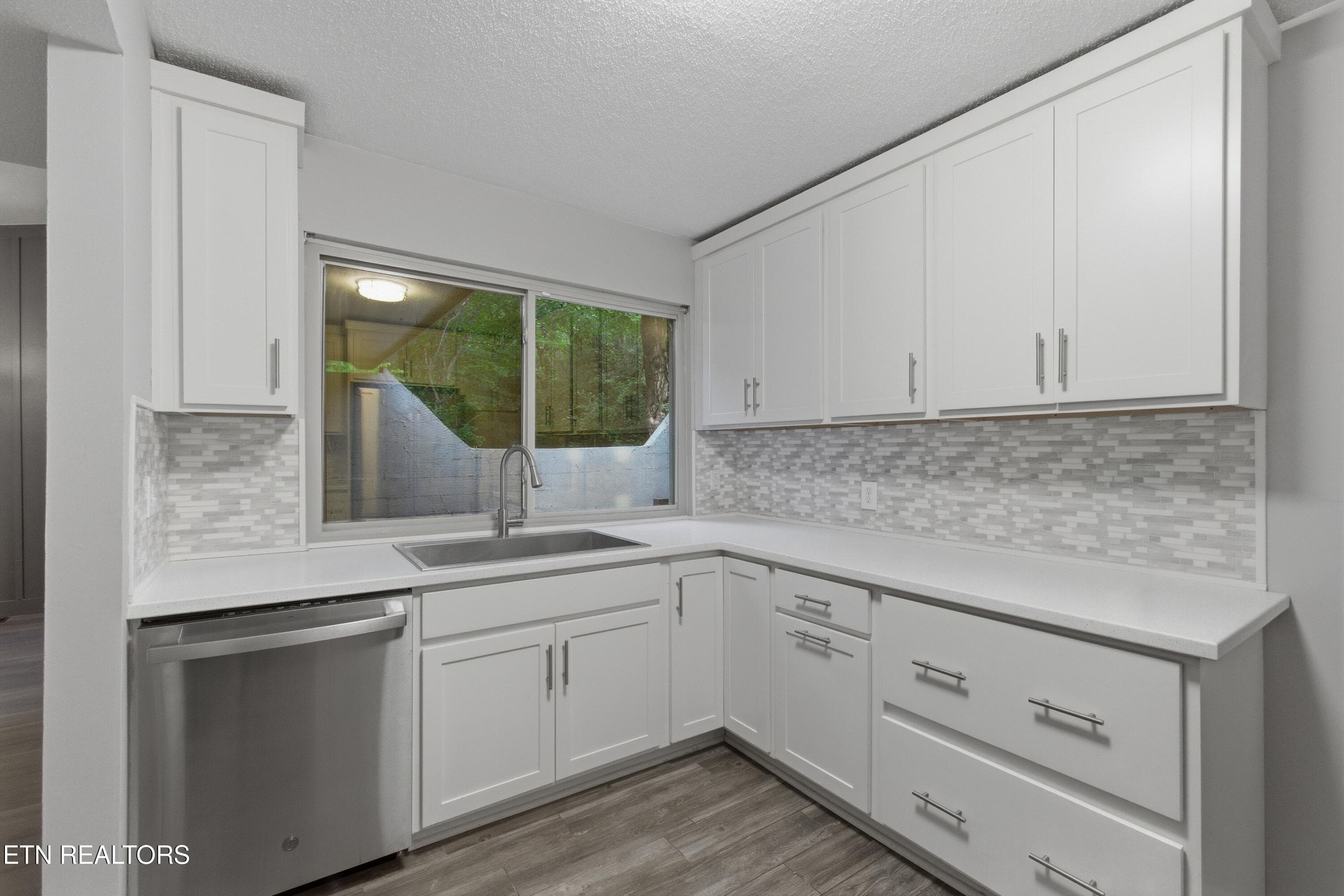 2000-10 - 1900 Ridgecrest Drive 304, Knoxville, TN 37918