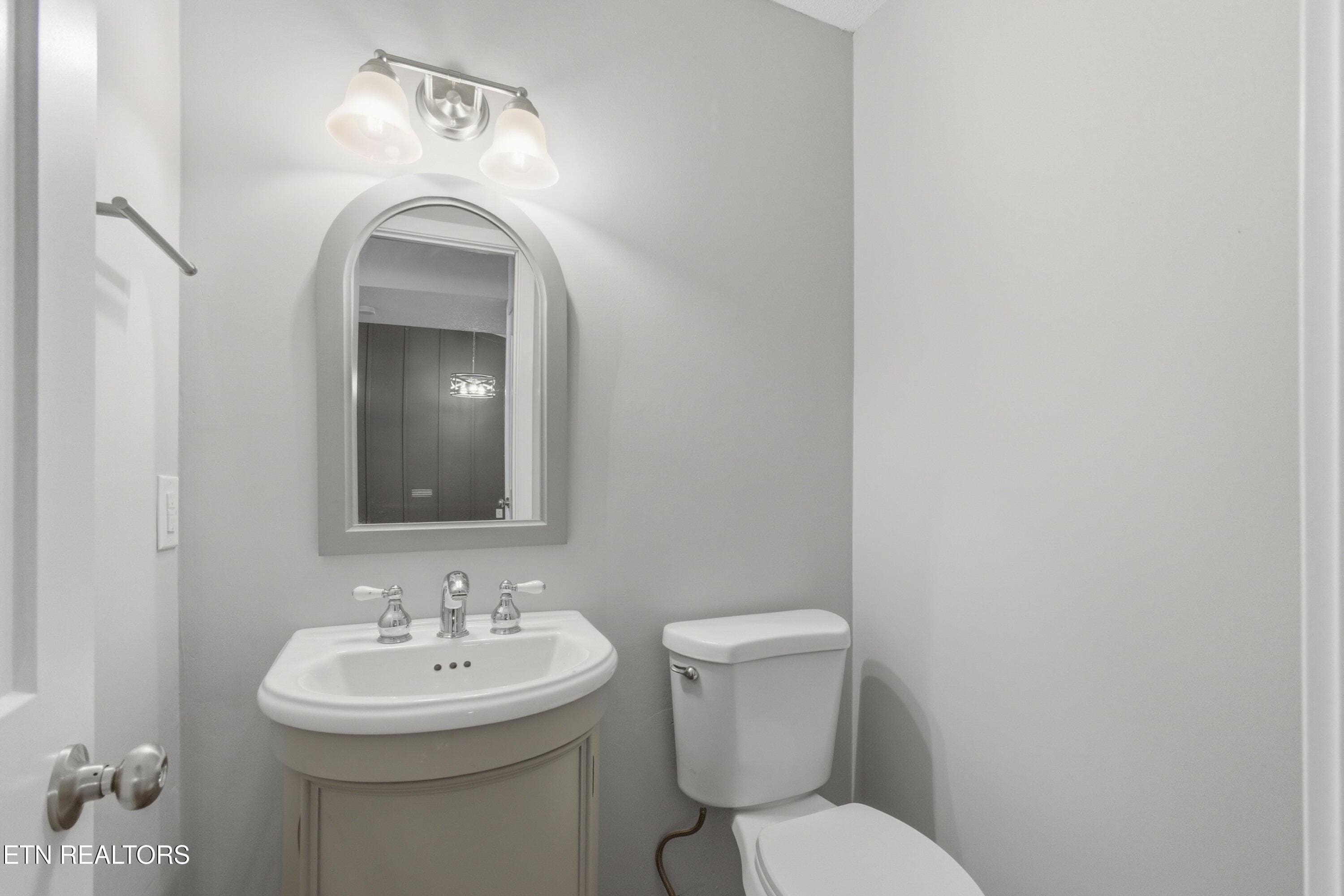 2000-13 - 1900 Ridgecrest Drive 304, Knoxville, TN 37918