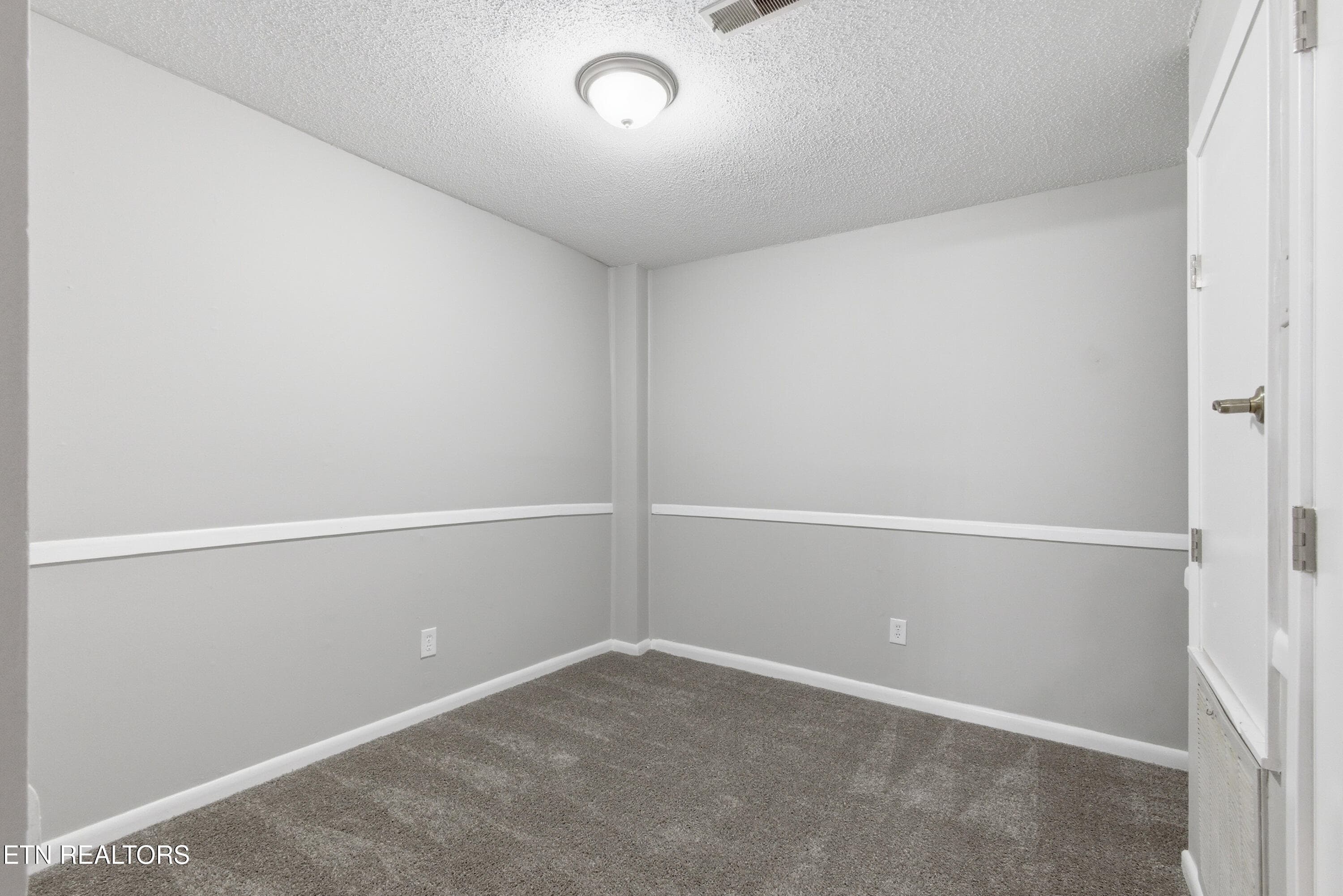 2000-25 - 1900 Ridgecrest Drive 304, Knoxville, TN 37918
