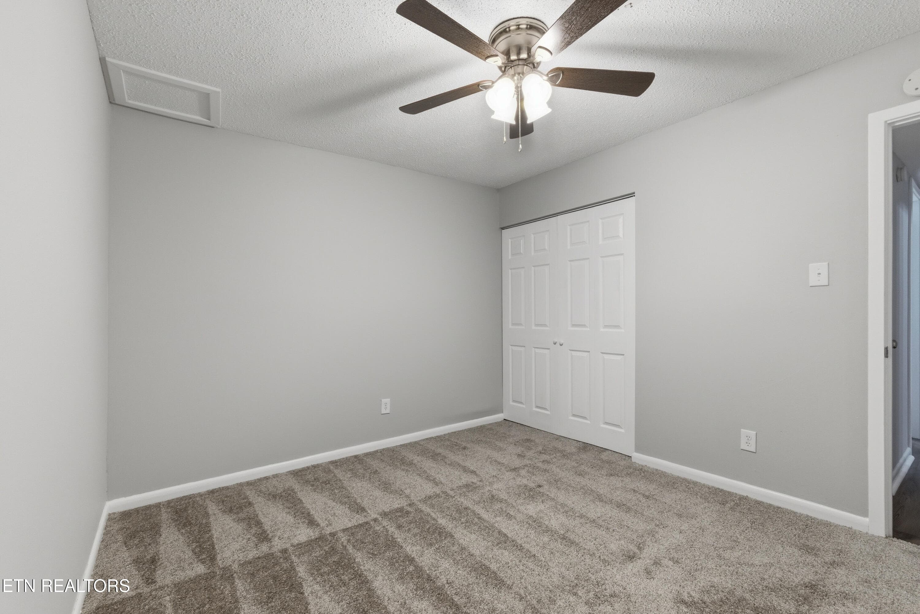 2000-27 - 1900 Ridgecrest Drive 304, Knoxville, TN 37918