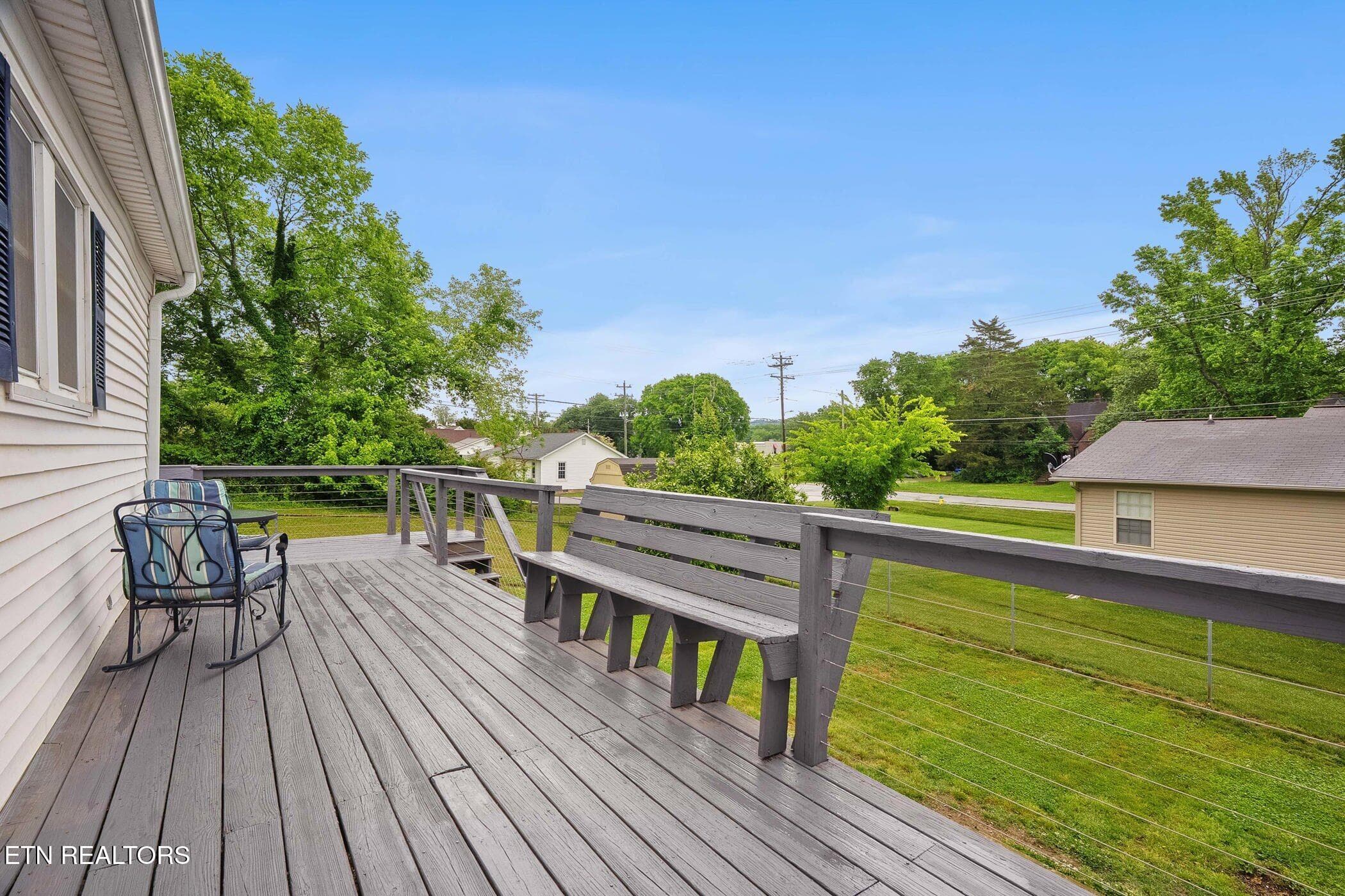 dsc03883 - 719 Medaris St, Clinton, TN 37716