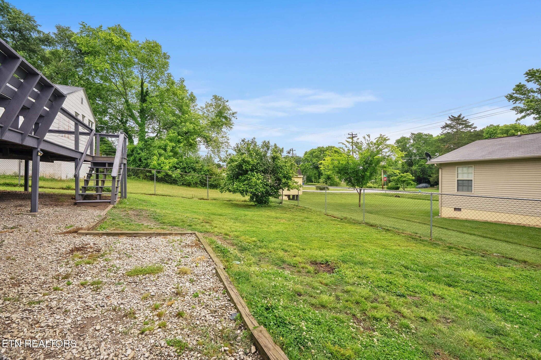dsc03888 - 719 Medaris St, Clinton, TN 37716