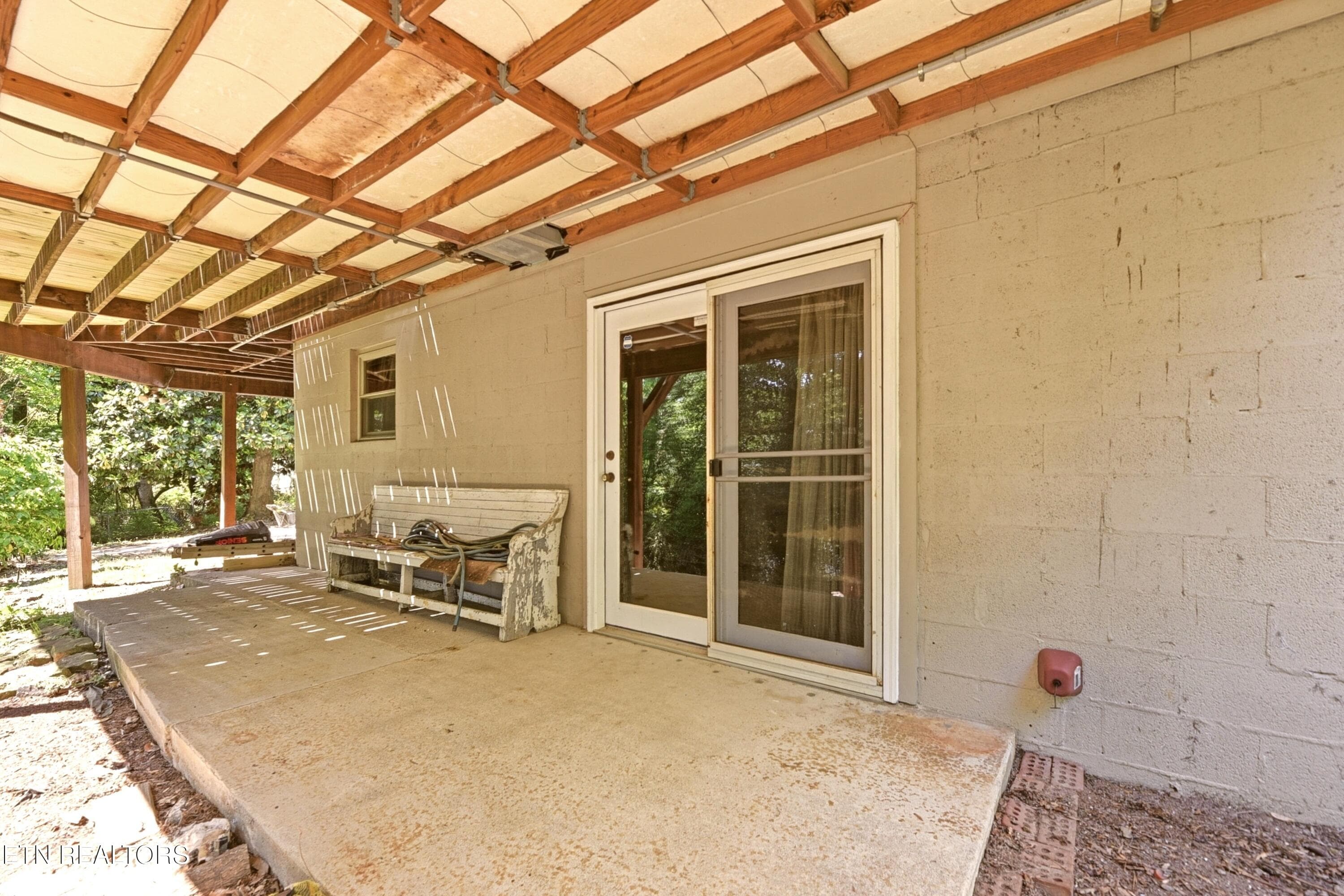 Patio - 221 Sherwood Rd, Powell, TN 37849