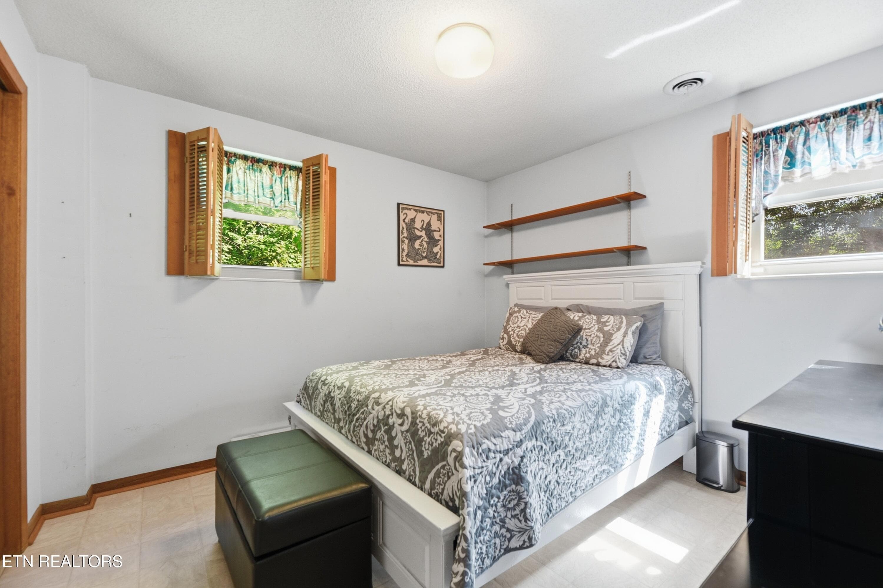 Basement Bedroom - 221 Sherwood Rd, Powell, TN 37849
