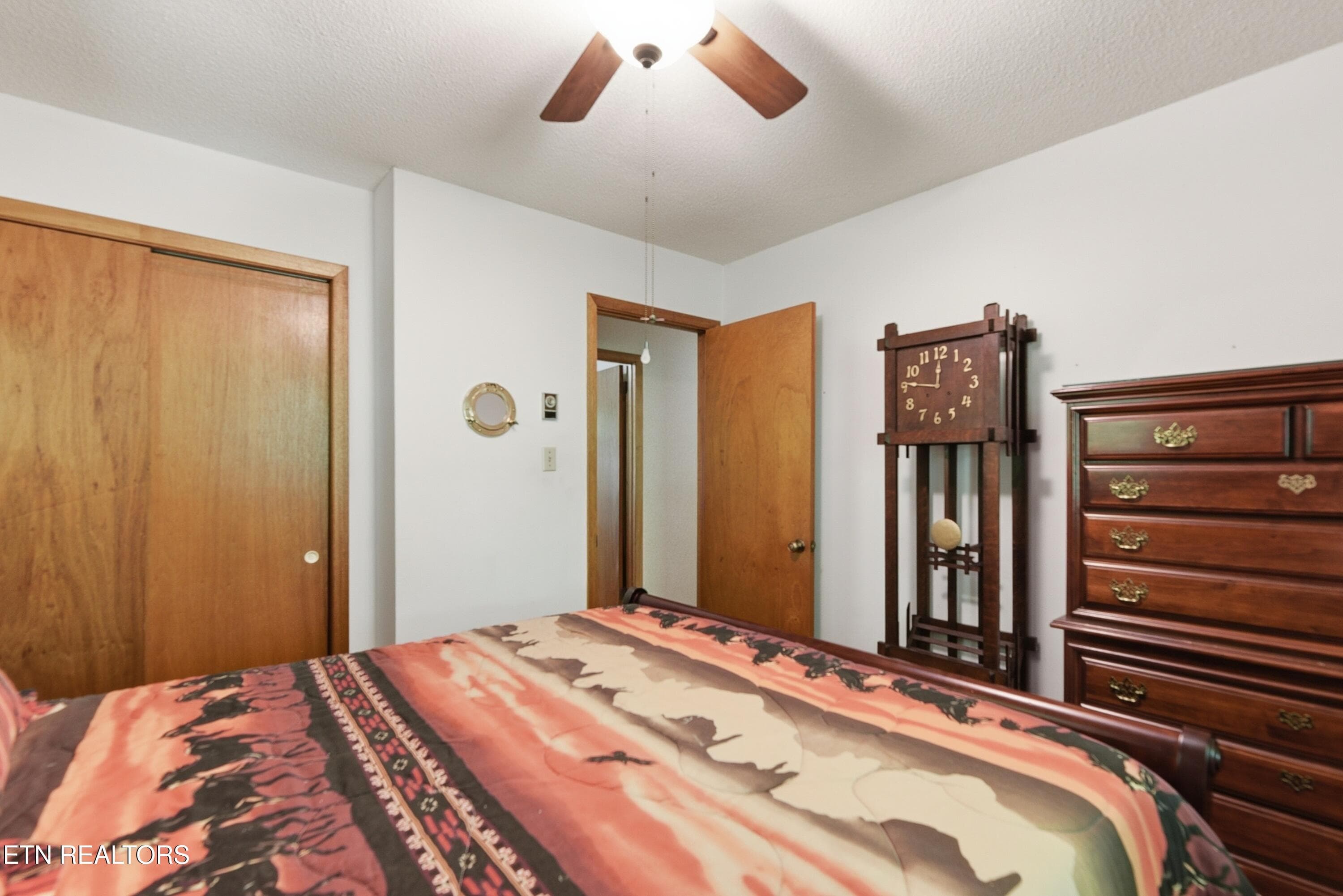 Bedroom 3 - 221 Sherwood Rd, Powell, TN 37849