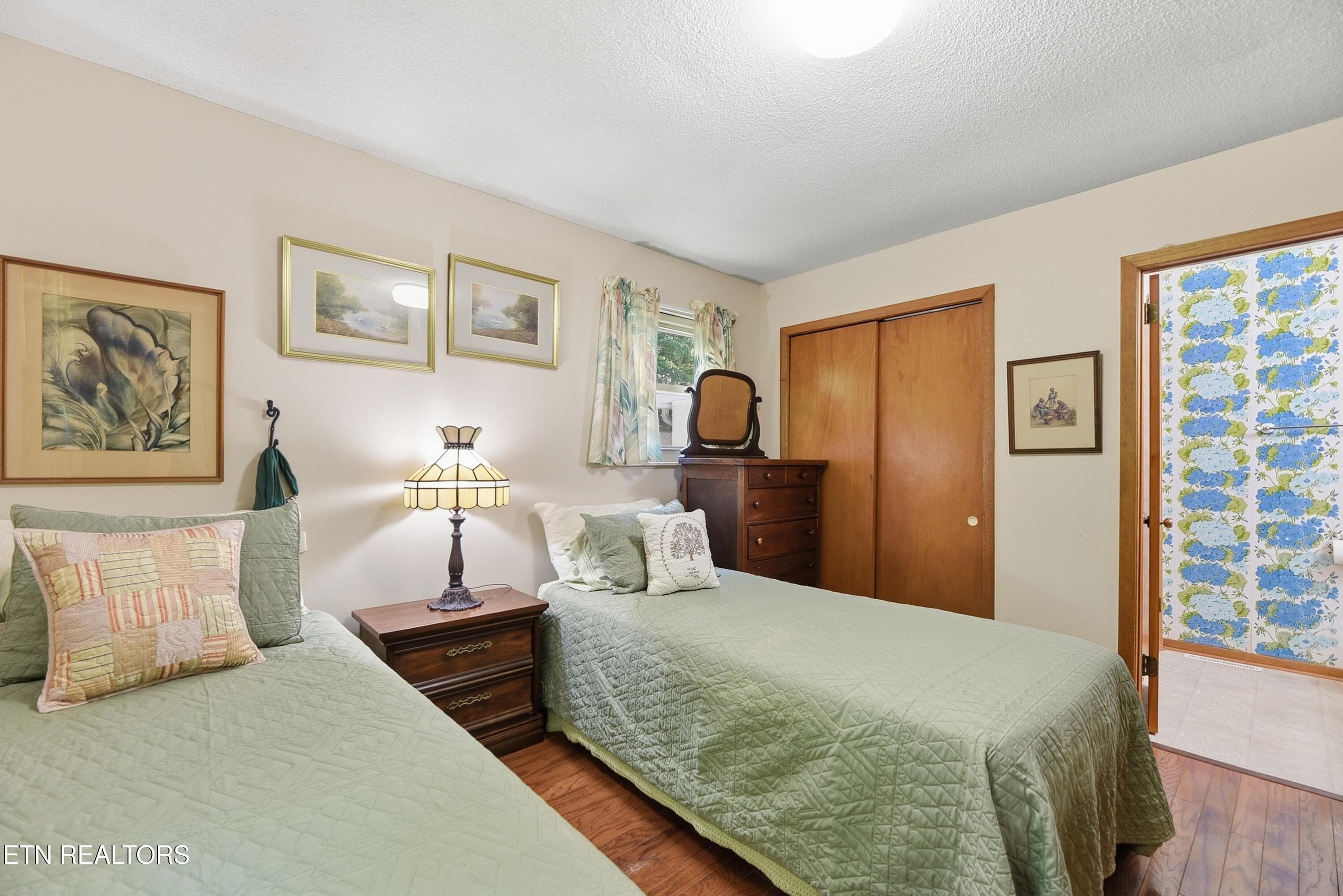 Master Bedroom - 221 Sherwood Rd, Powell, TN 37849