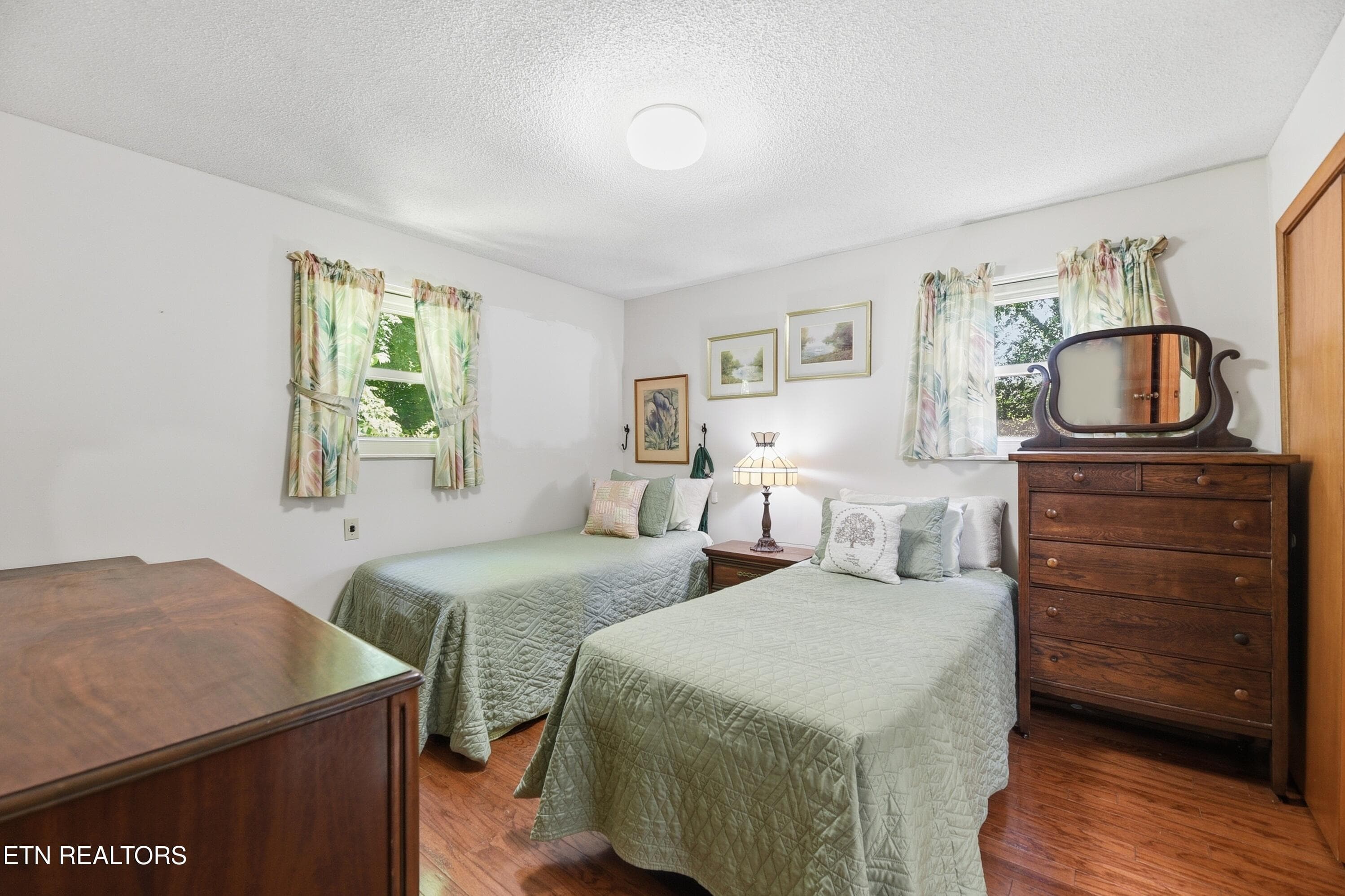 Master Bedroom - 221 Sherwood Rd, Powell, TN 37849