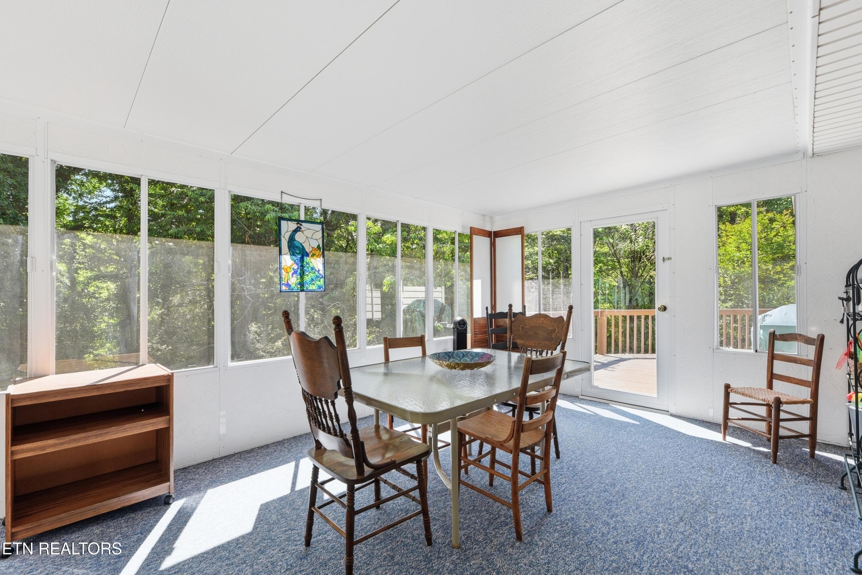 Sunroom - 221 Sherwood Rd, Powell, TN 37849