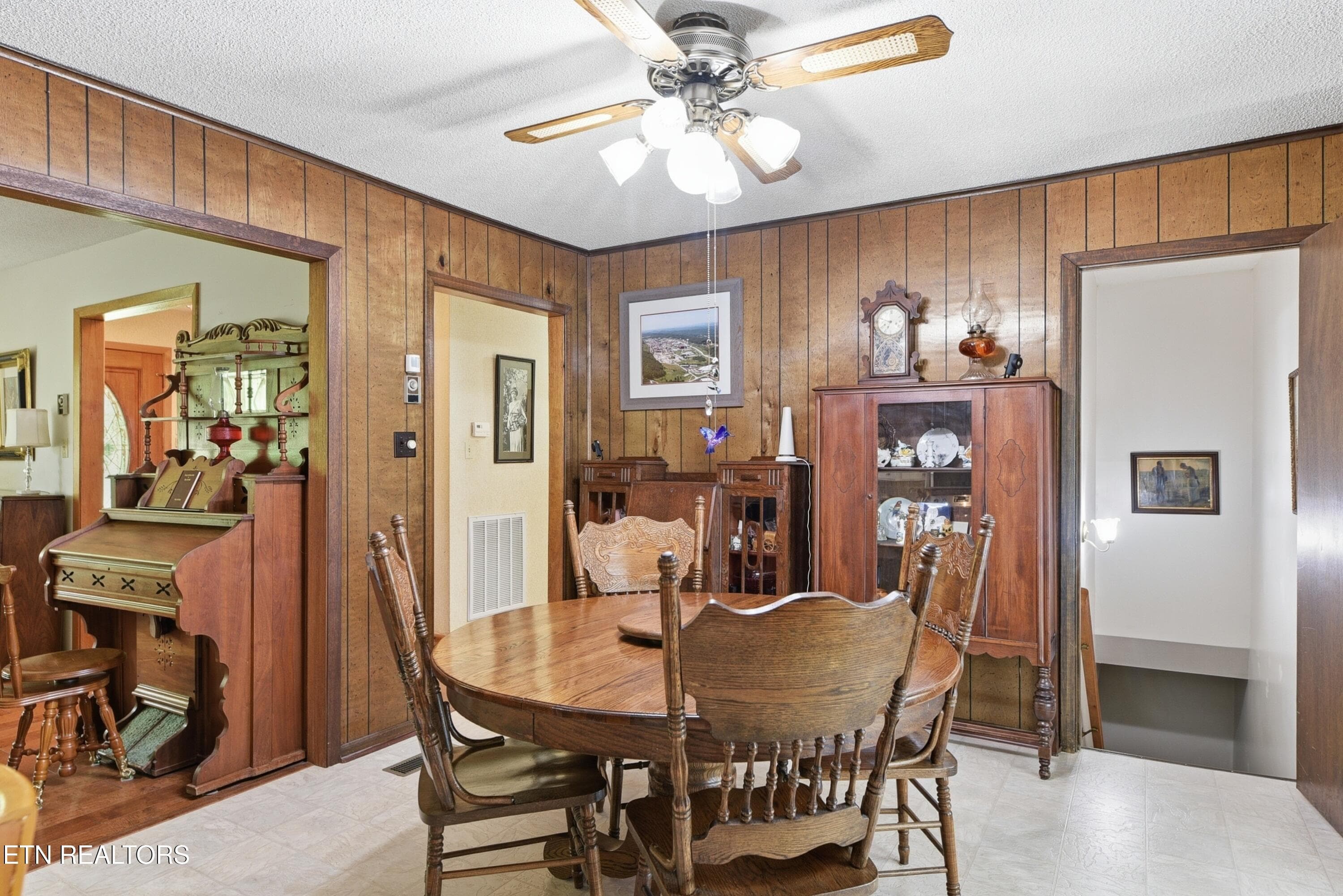 Dining Area - 221 Sherwood Rd, Powell, TN 37849