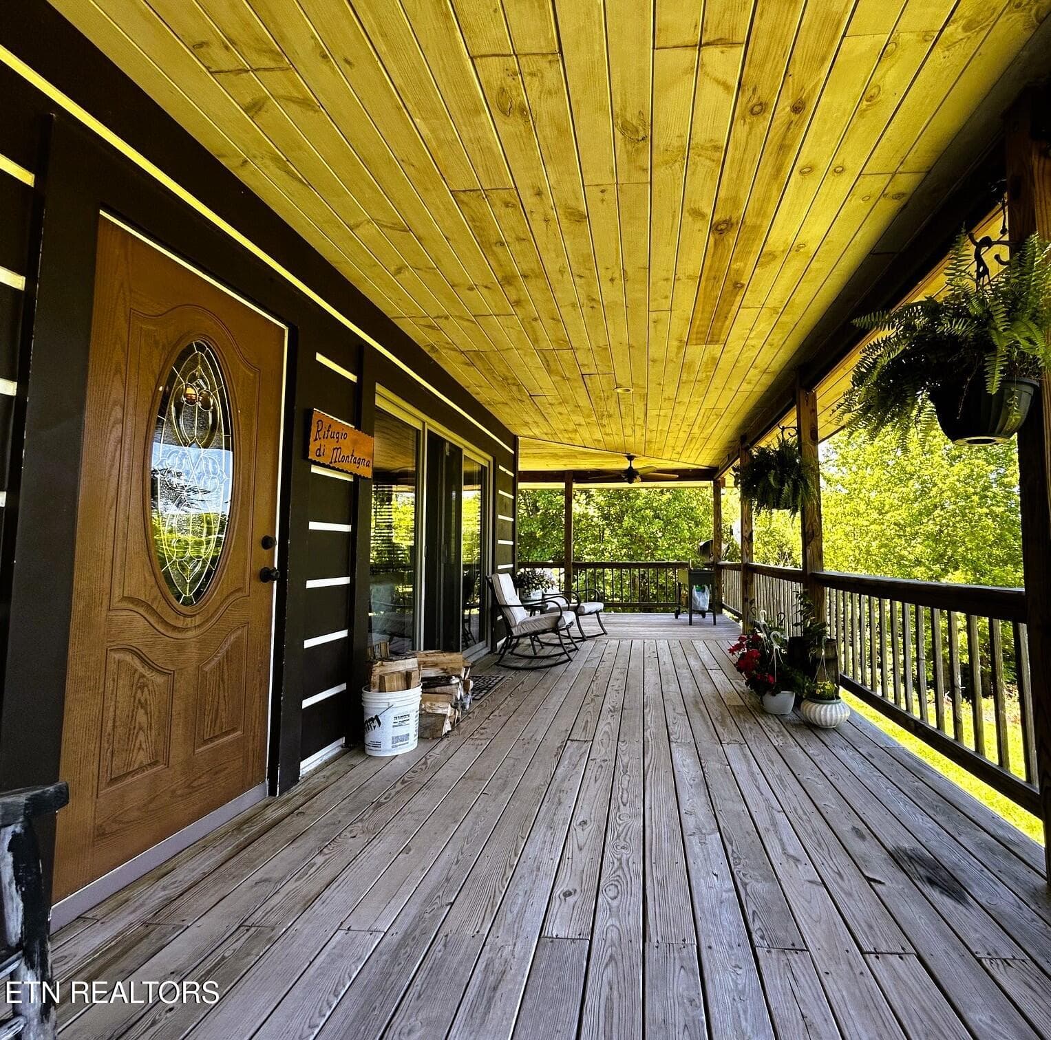 willie shell deck front door - 161 Willie Shell Rd, Reliance, TN 37369