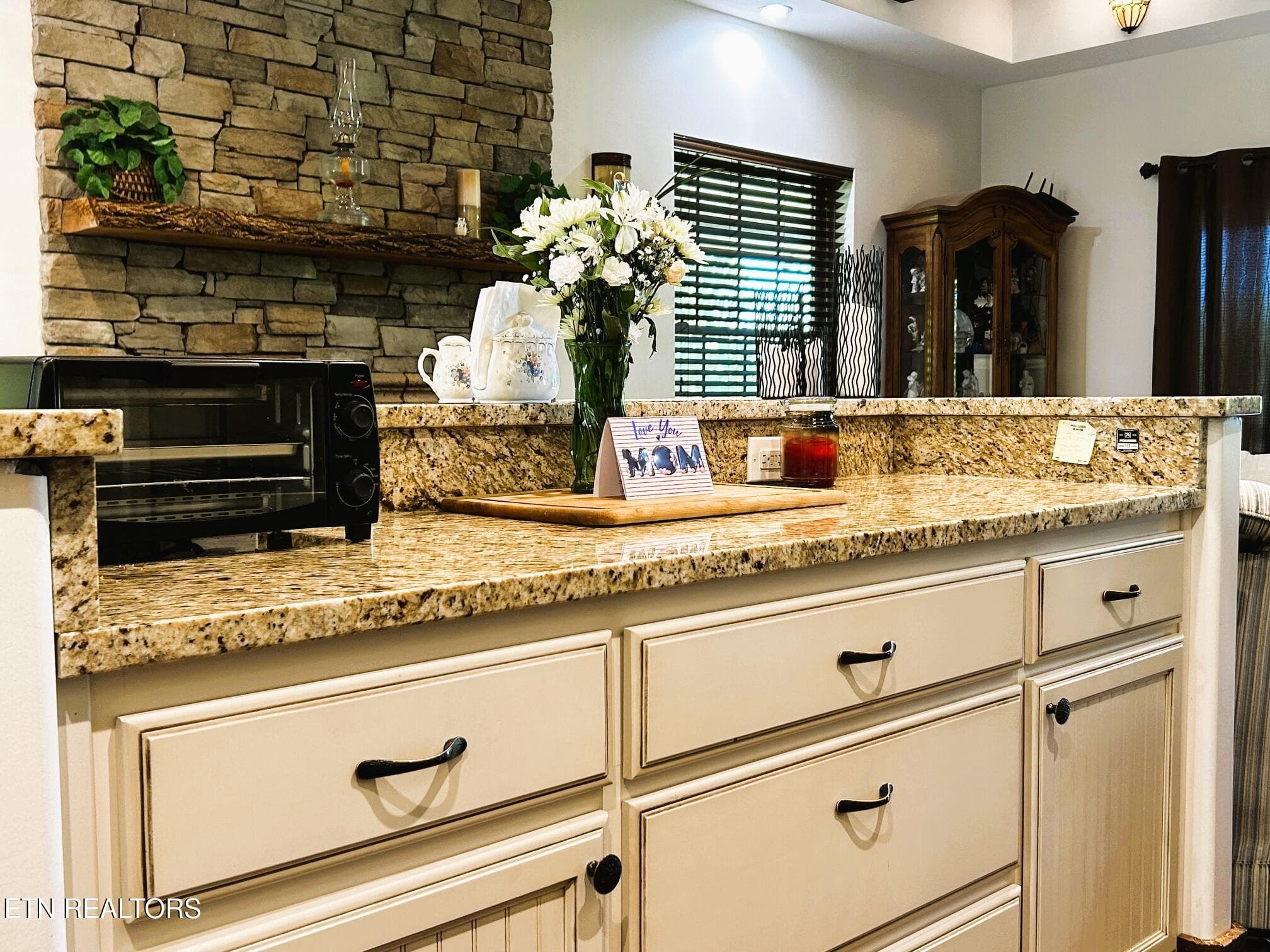 willie shell kitchen 6 - 161 Willie Shell Rd, Reliance, TN 37369