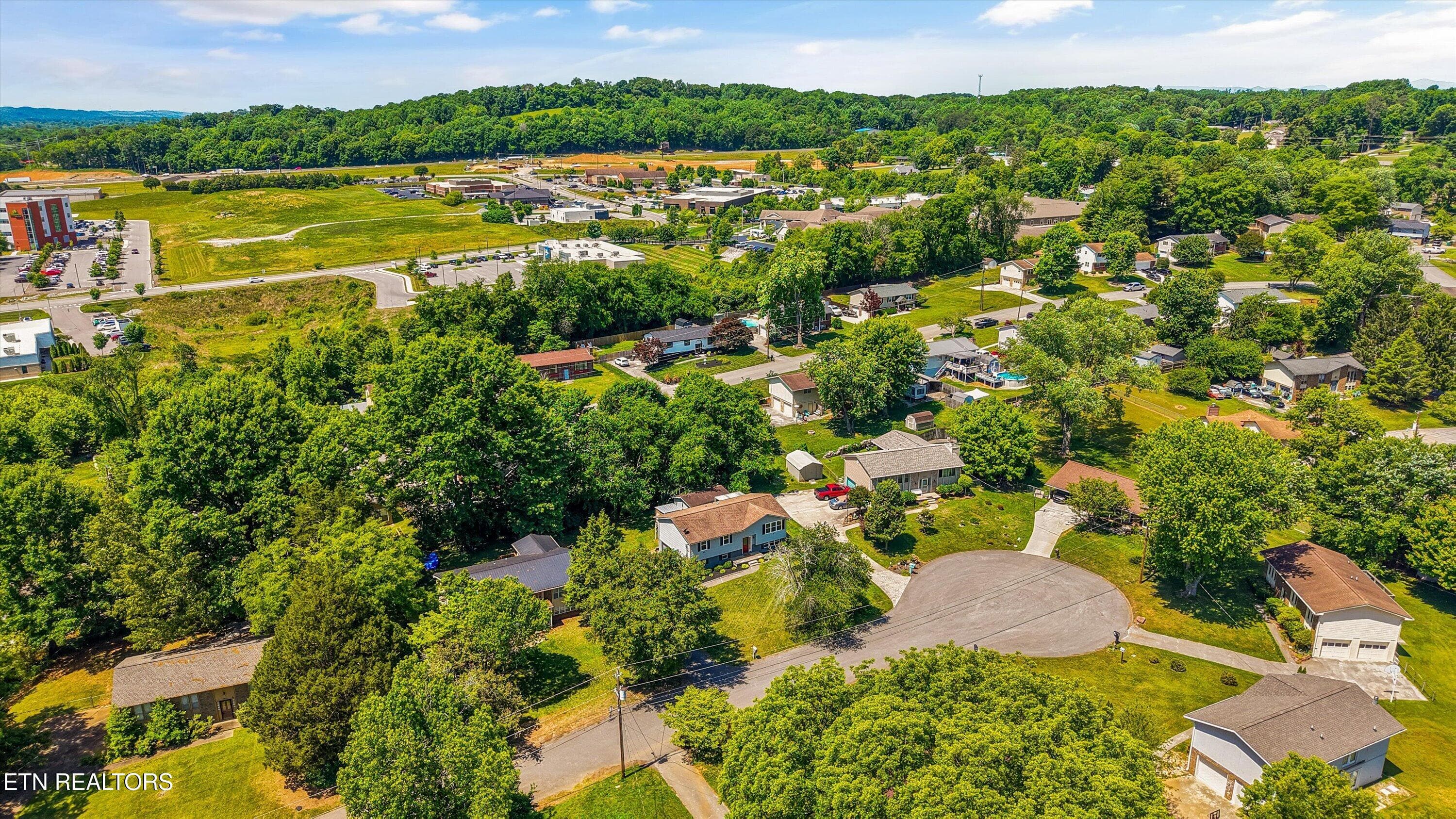 36-7613 Fall Wind Ct 35 - 7613 Fall Wind Court, Powell, TN 37849