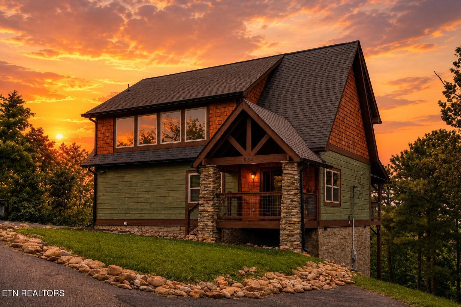 804 Upper Picadilly Lane, Gatlinburg, TN 37738