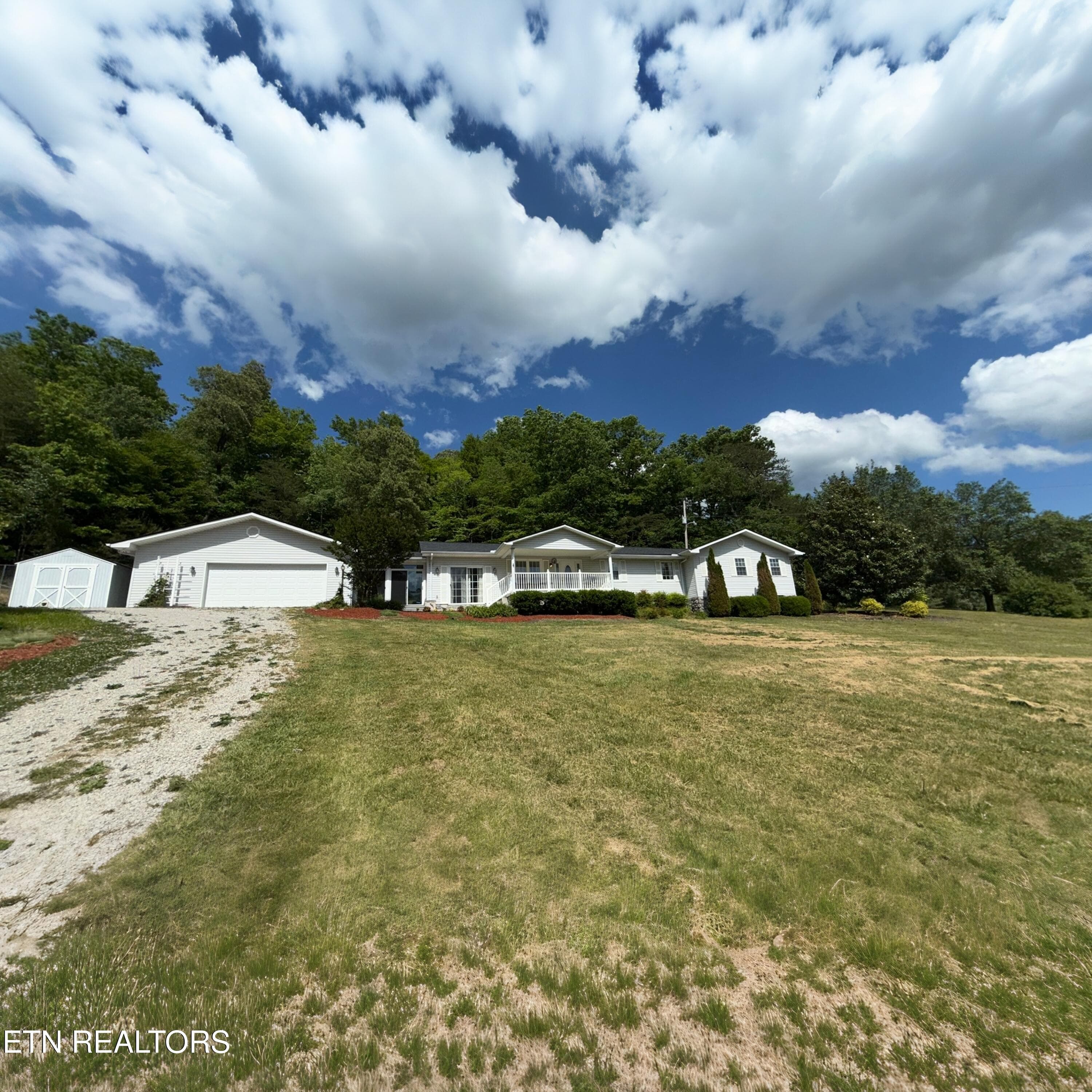 6654 TN-297, Pioneer, TN 37847