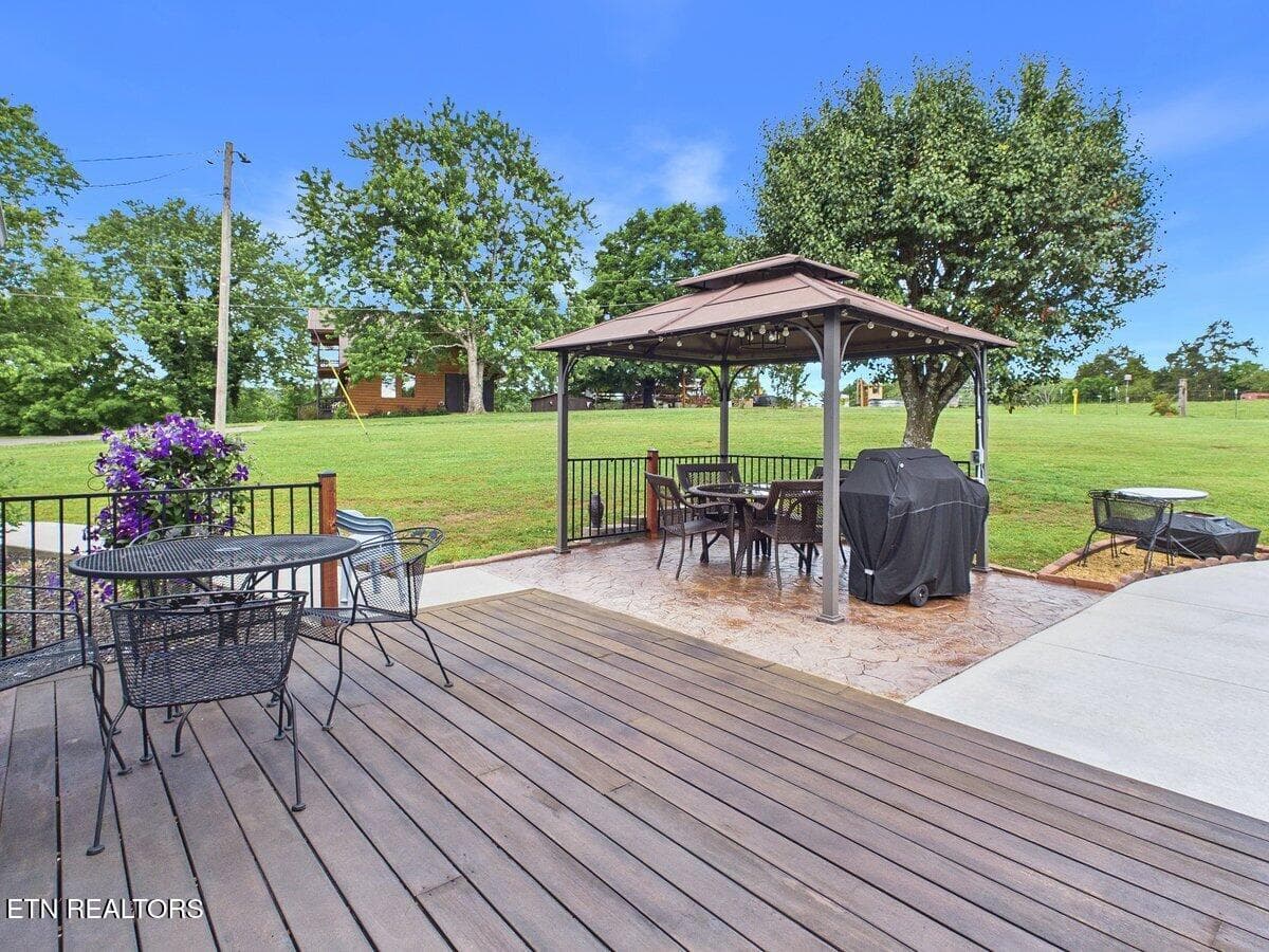 128 CR 101 (24) - 128 County Road 101, Riceville, TN 37370
