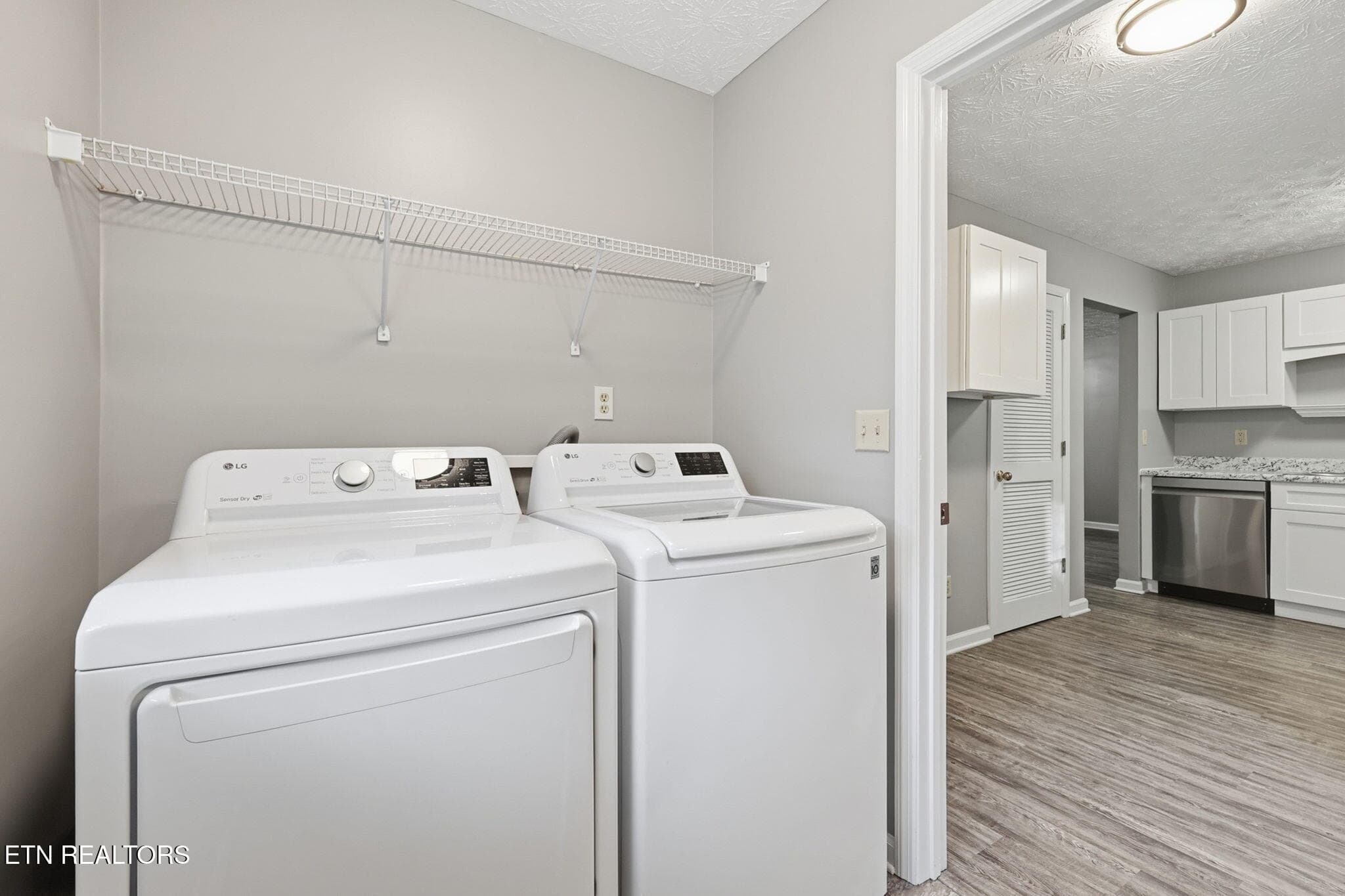 23-web-or-mls-3F1A9790 - 5516 W Emory Rd, Powell, TN 37849