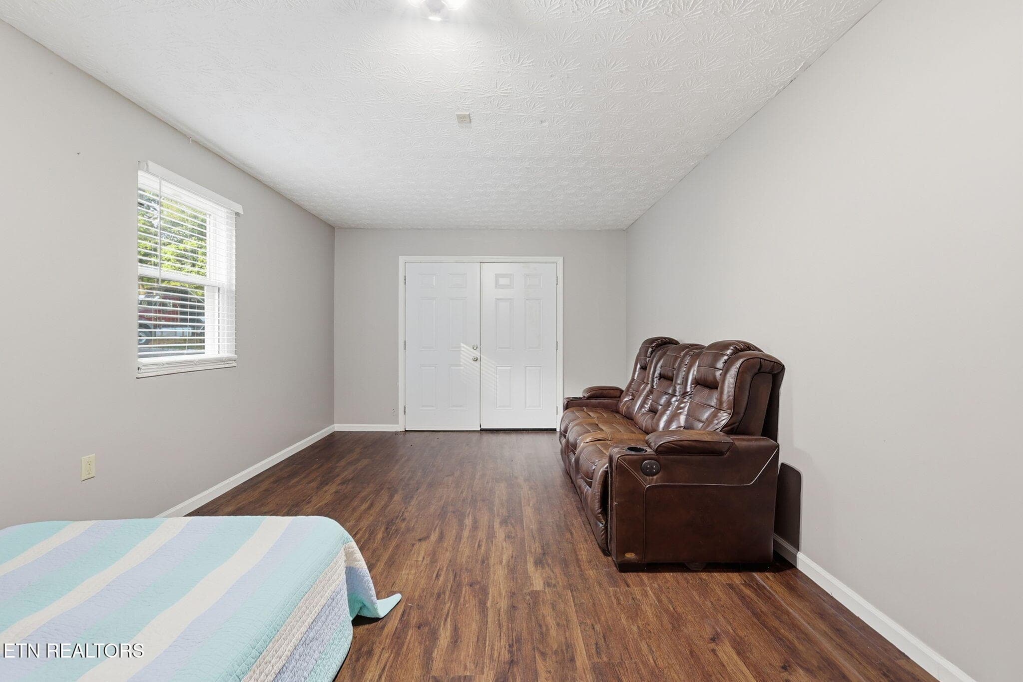 26-web-or-mls-3F1A9801 - 5516 W Emory Rd, Powell, TN 37849