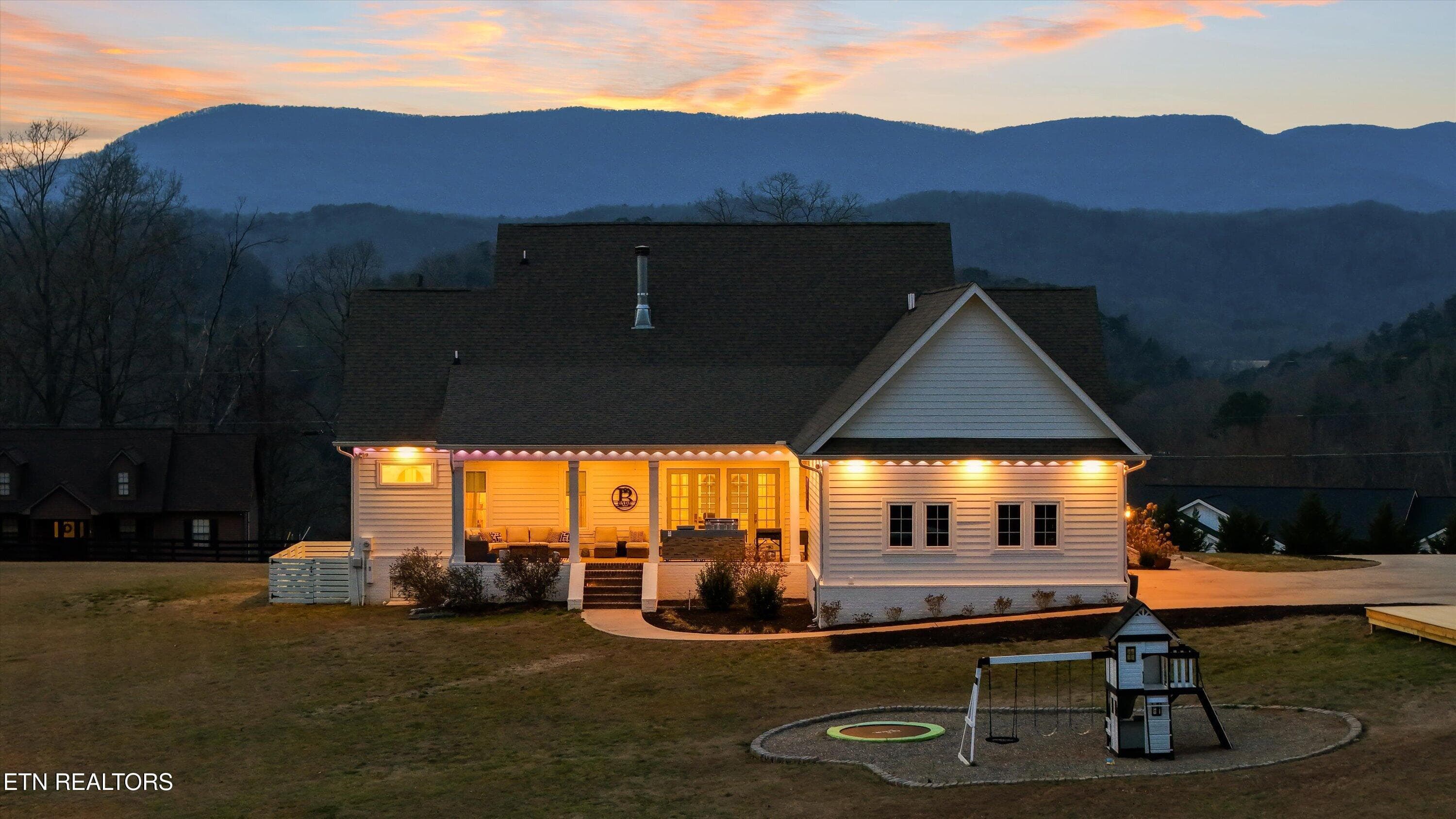 09-09-130 Hendren Ln TWILIGHT07 - 130 Hendren Lane, Clinton, TN 37716
