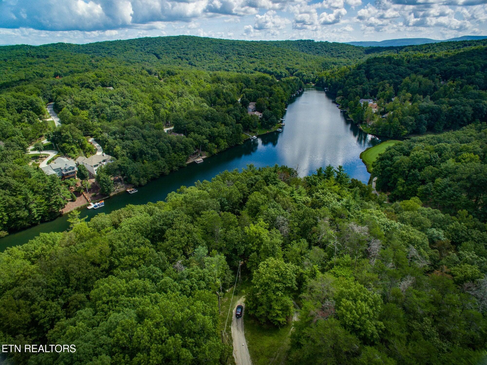 COME AND SEE YOU WILL WANT TO STAY - 22 Lakeridge Terrace, Fairfield Glade, TN 38558