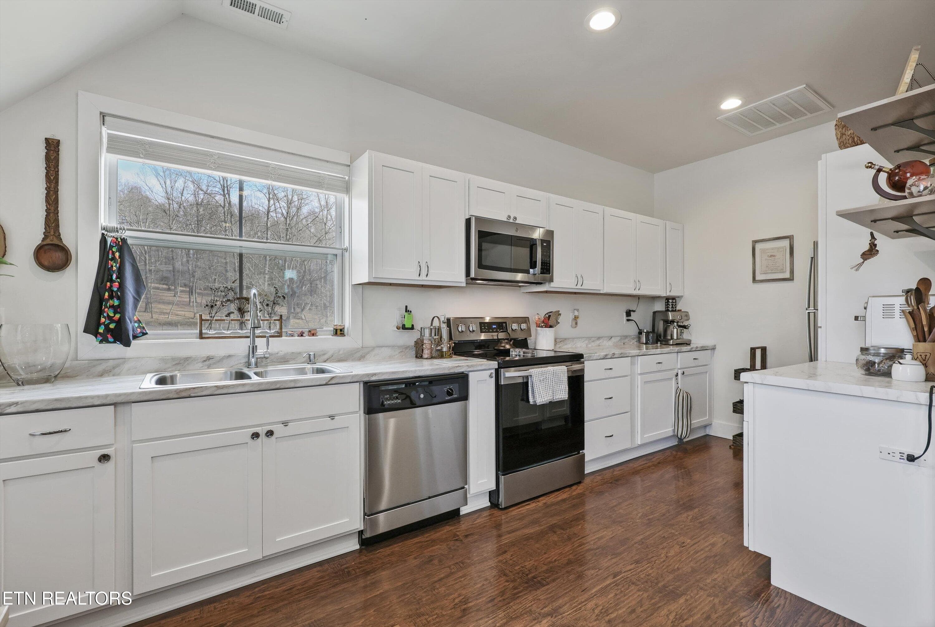 70-70-130 Hendren Ln54 - 130 Hendren Lane, Clinton, TN 37716