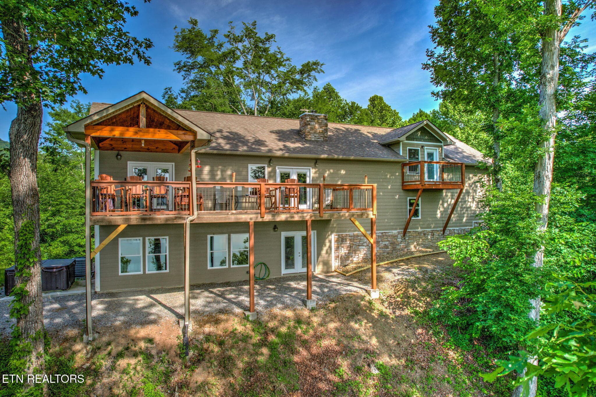 155 Island Rd, New Tazewell, TN 37825
