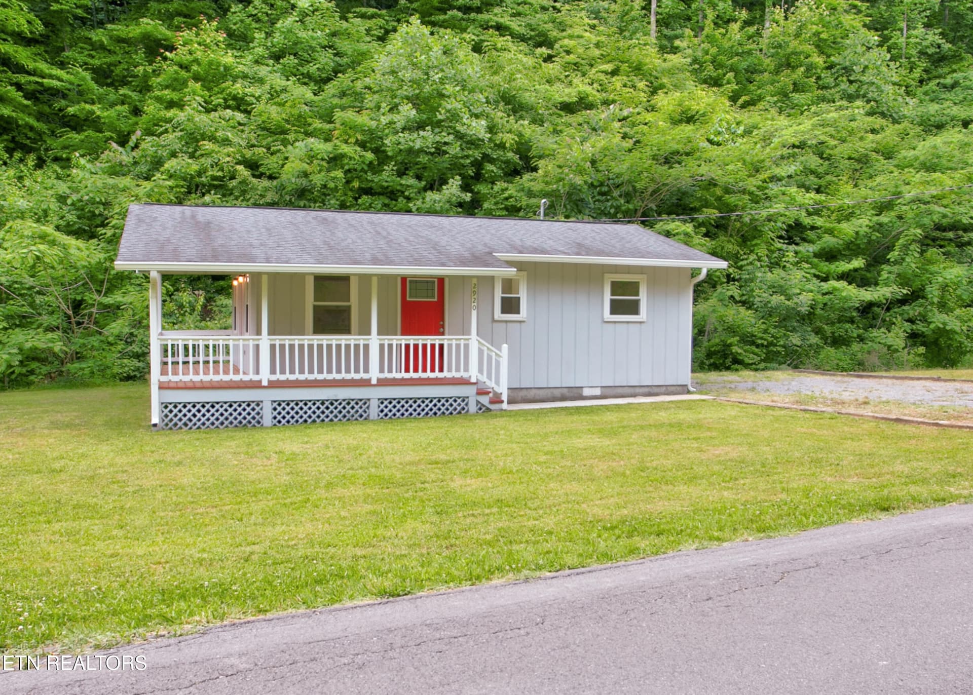 2920 Hatcher Mountain Rd, Sevierville, TN 37862