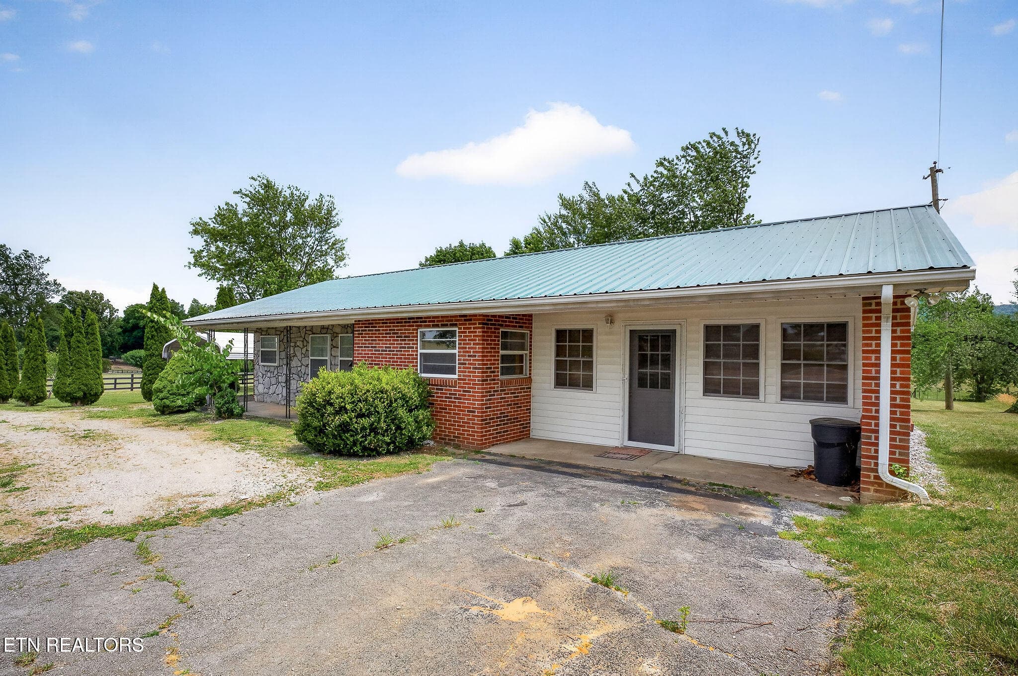 DSC08072 - 1372 Jamestown Hwy, Livingston, TN 38570, Livingston